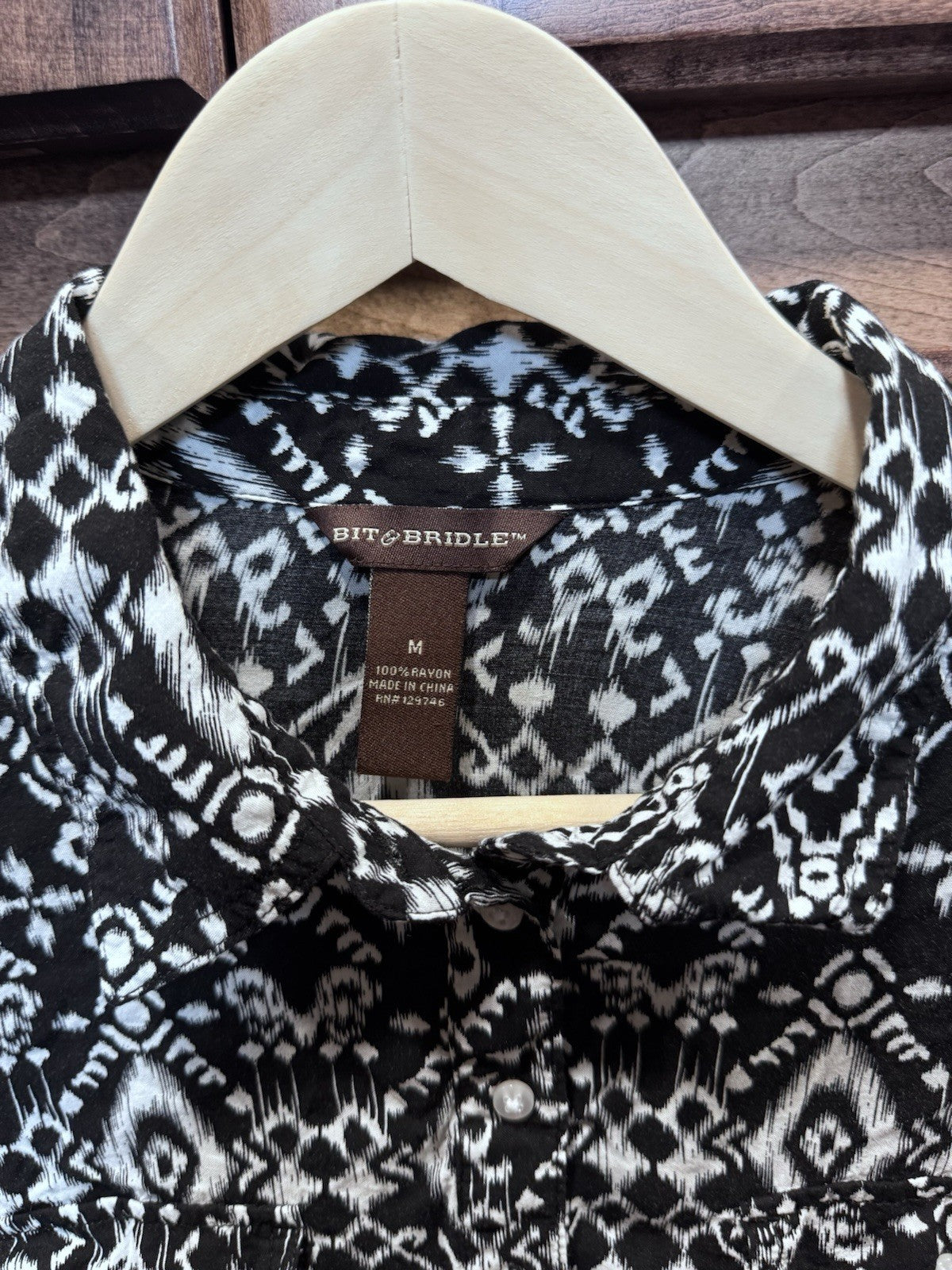 Bit & Bridle Black White Aztec Print Blouse Women’s Medium Long Sleeve 