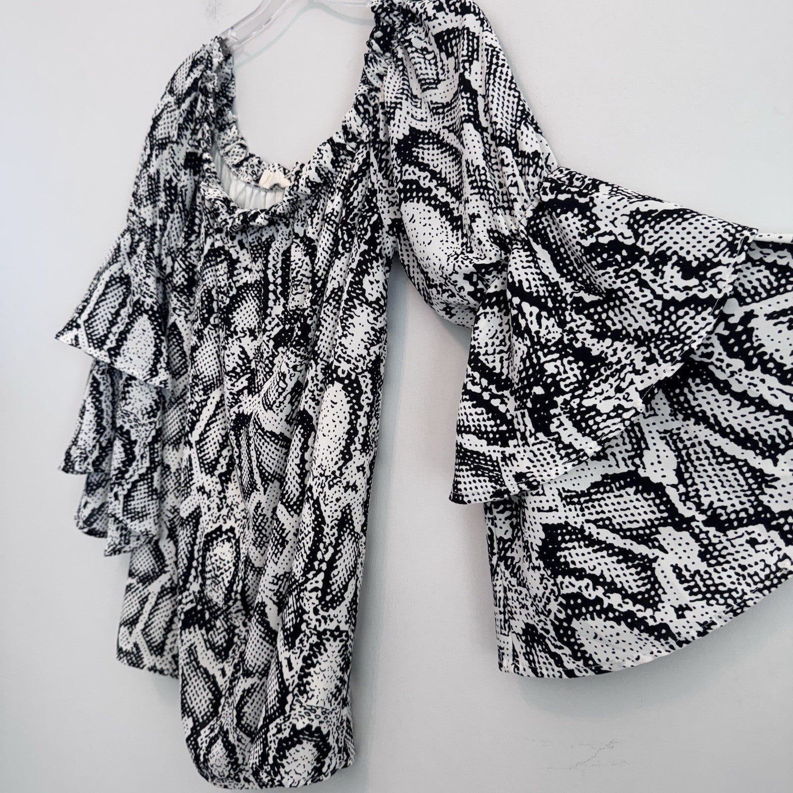 Peach Love Top Womens Large Snake Print Flutter Sleeve Boho Blouse