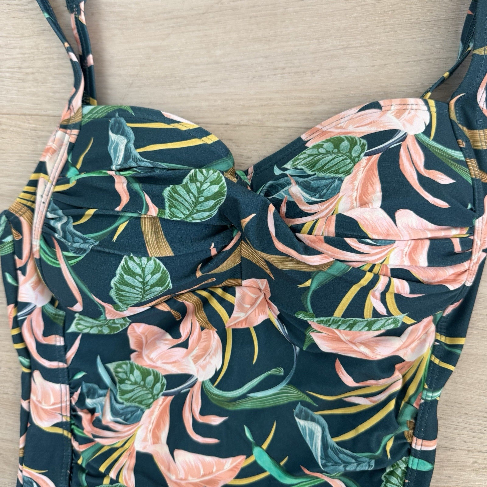 NIPTUCK Swim One Piece Multi Fit Cup Tropical Floral US 4 AU 8