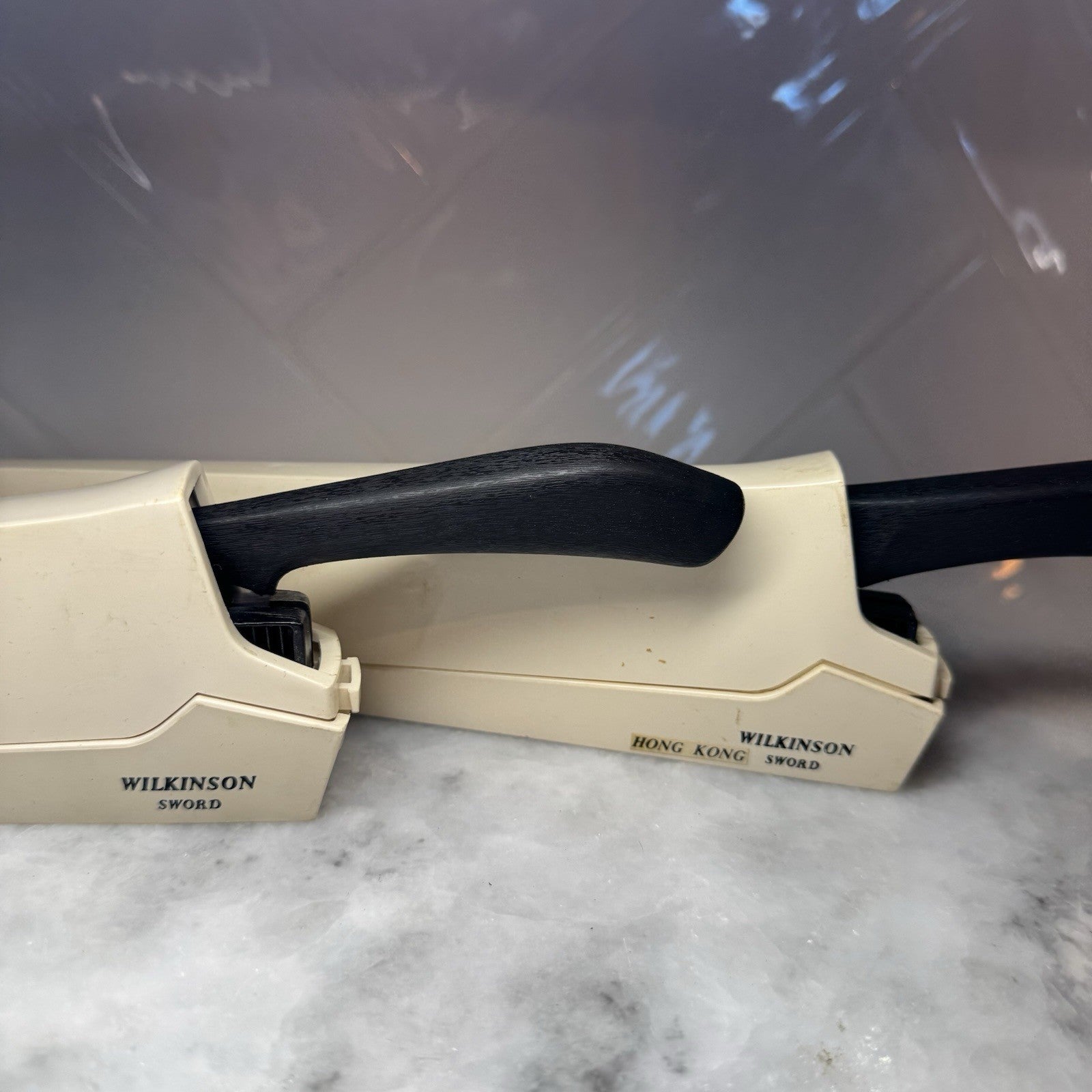 Wilkinson Sword Knife Self-Sharpening Case Blades lot of 2 white vintage