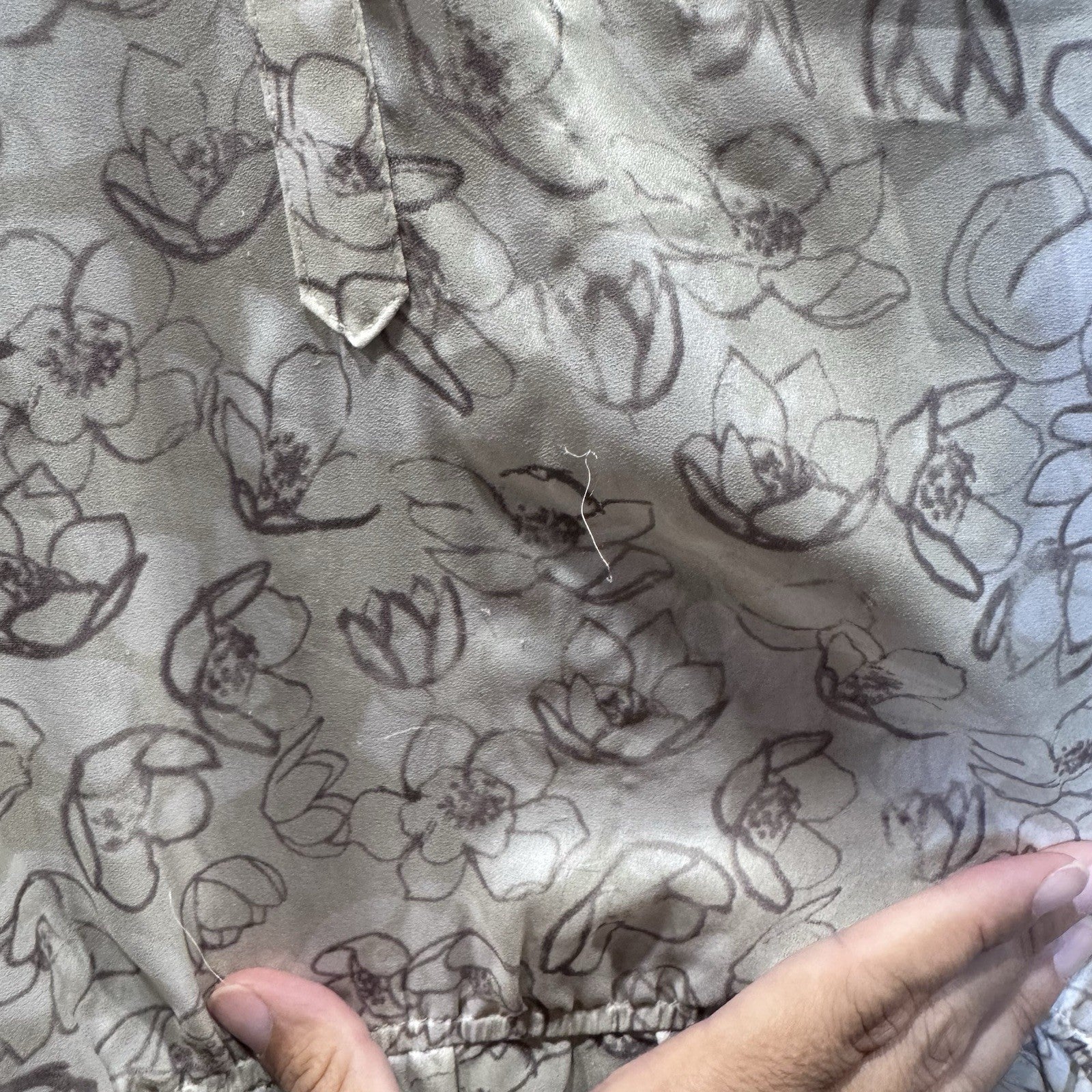 LOFT Women’s Blouse XS Ivory Gray Floral Peplum Hem 3/4 Sleeve Top Ann Taylor