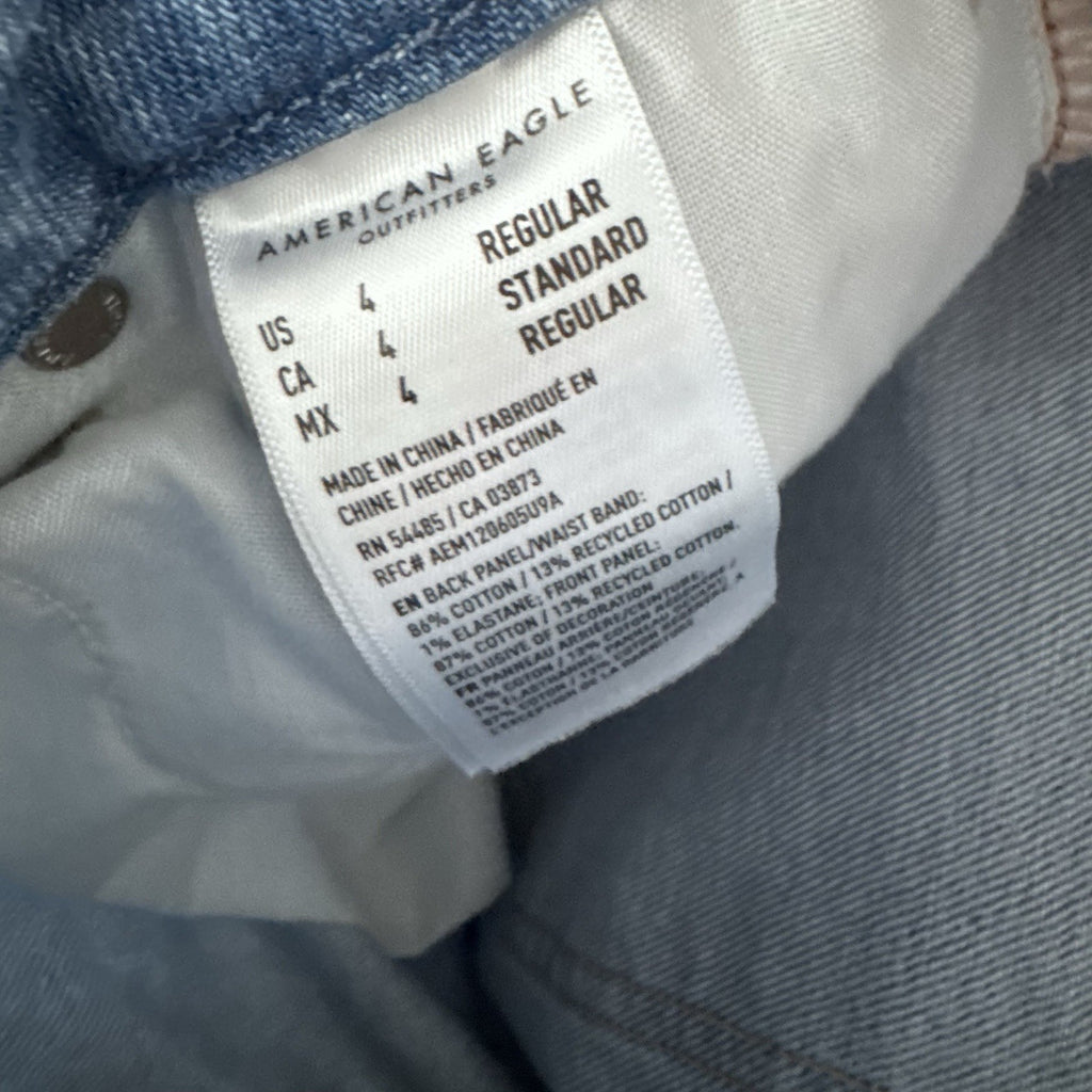 American Eagle Curvy Mom Jean Women’s 4 Distressed Raw Hem Light Wash