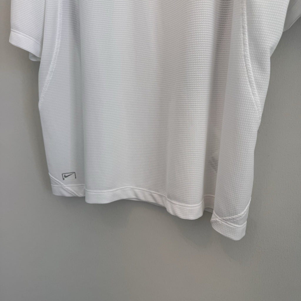 Nike Men's Medium White Performance Golf Polo Shirt Waffle Knit Swoosh