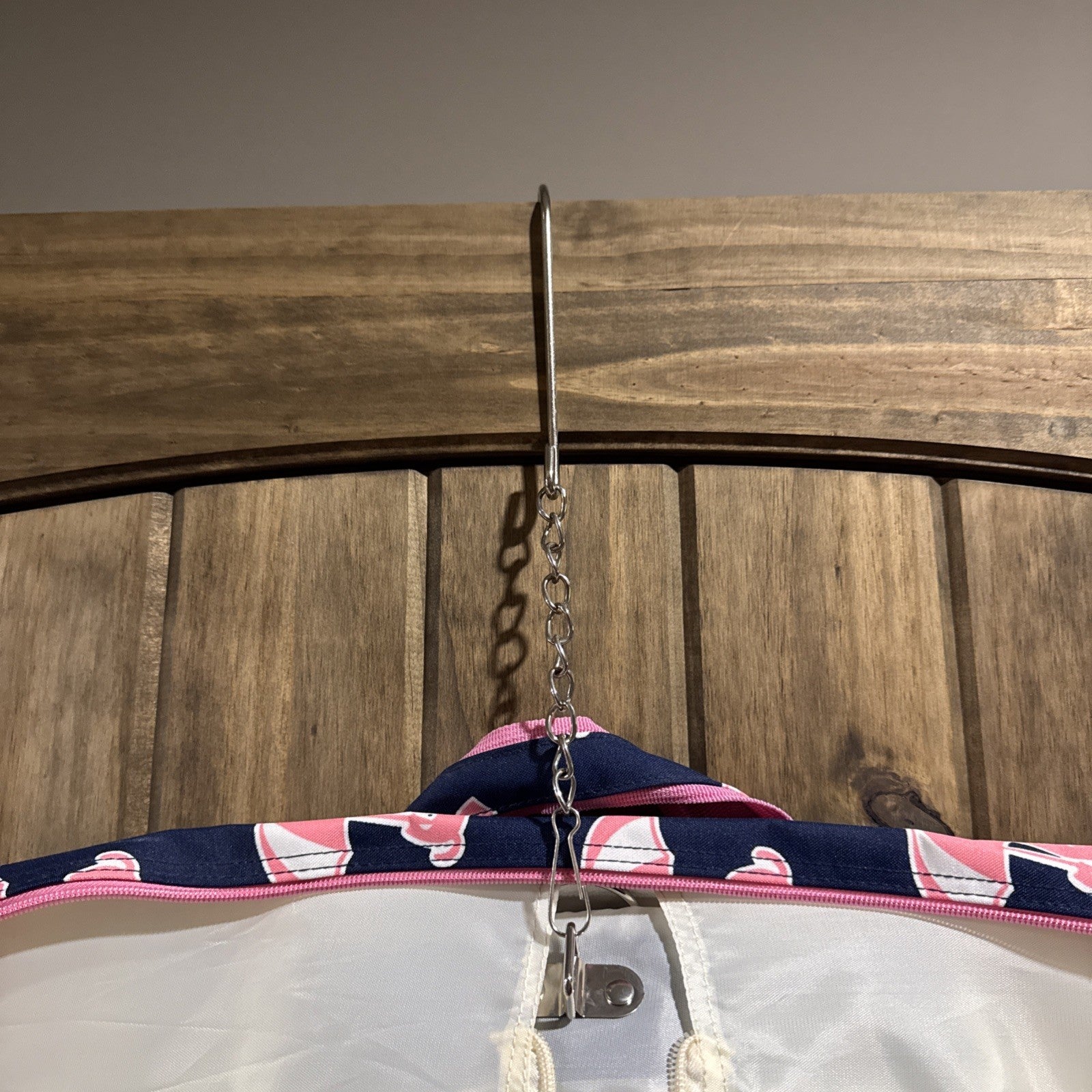 Simply Southern Garment  Travel Bag NWOT elephant pattern, Amazing price