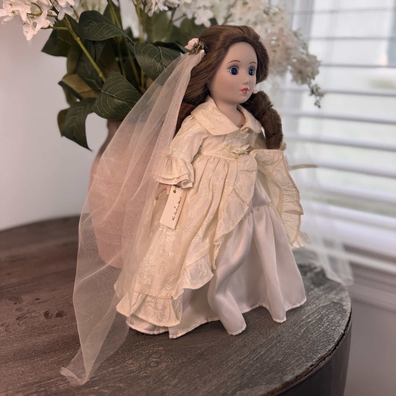 Danbury Mint Brides of America Collection Colonial Bride Abigail Doll 12"