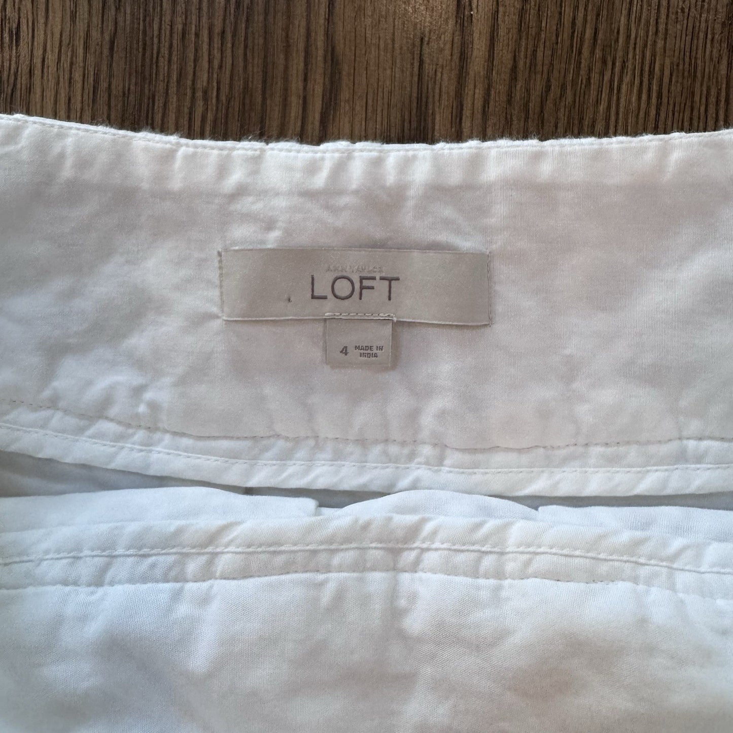 LOFT White Floral Eyelet Skirt Size 4 Cotton Lined Back Zip Embroidered Lace