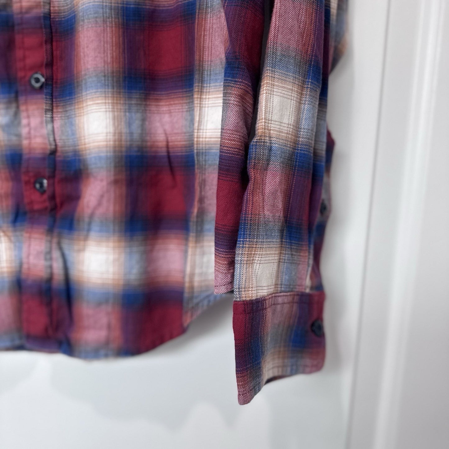 Abercrombie & Fitch Men’s Plaid Button Down Shirt – Size M