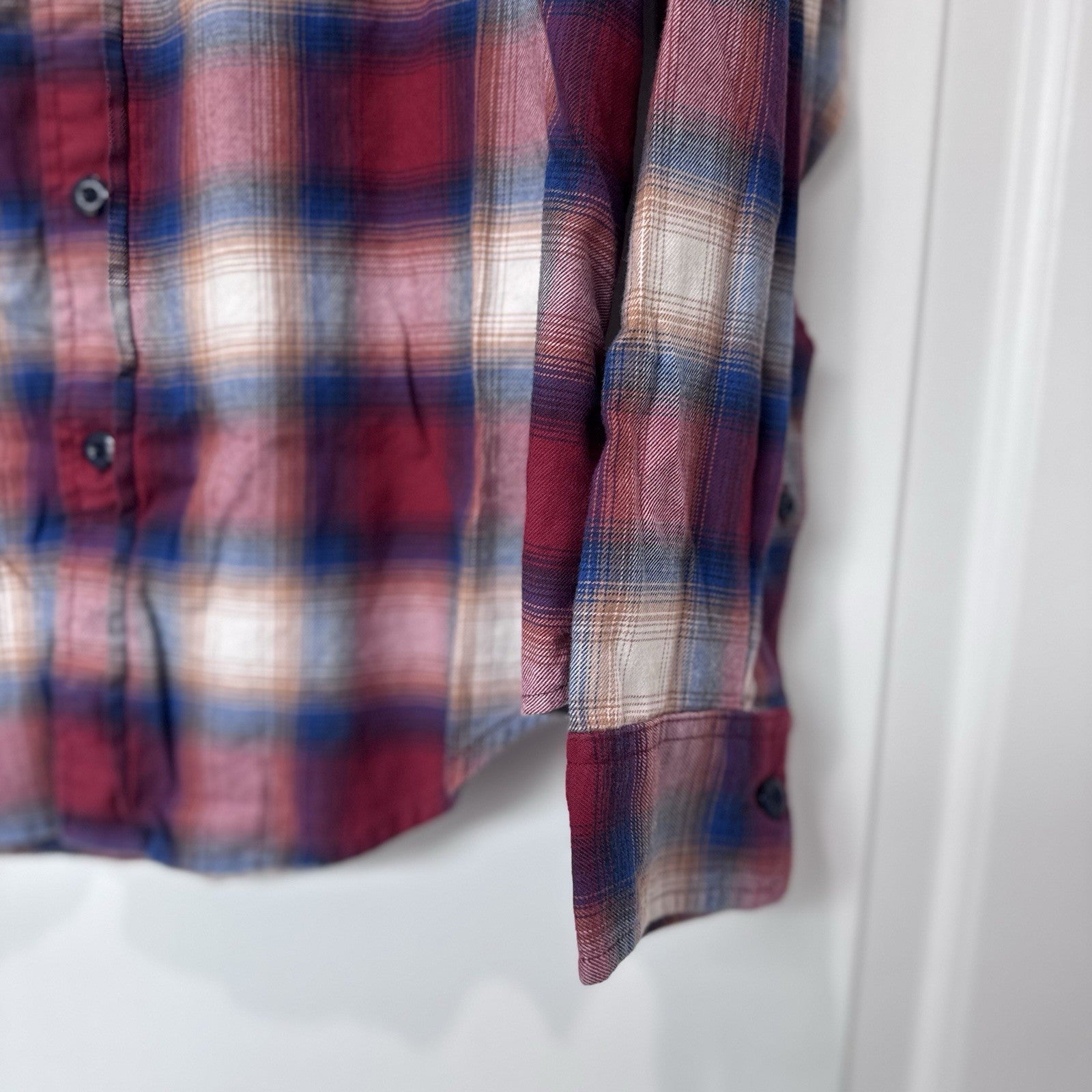 Abercrombie & Fitch Men’s Plaid Button Down Shirt – Size M