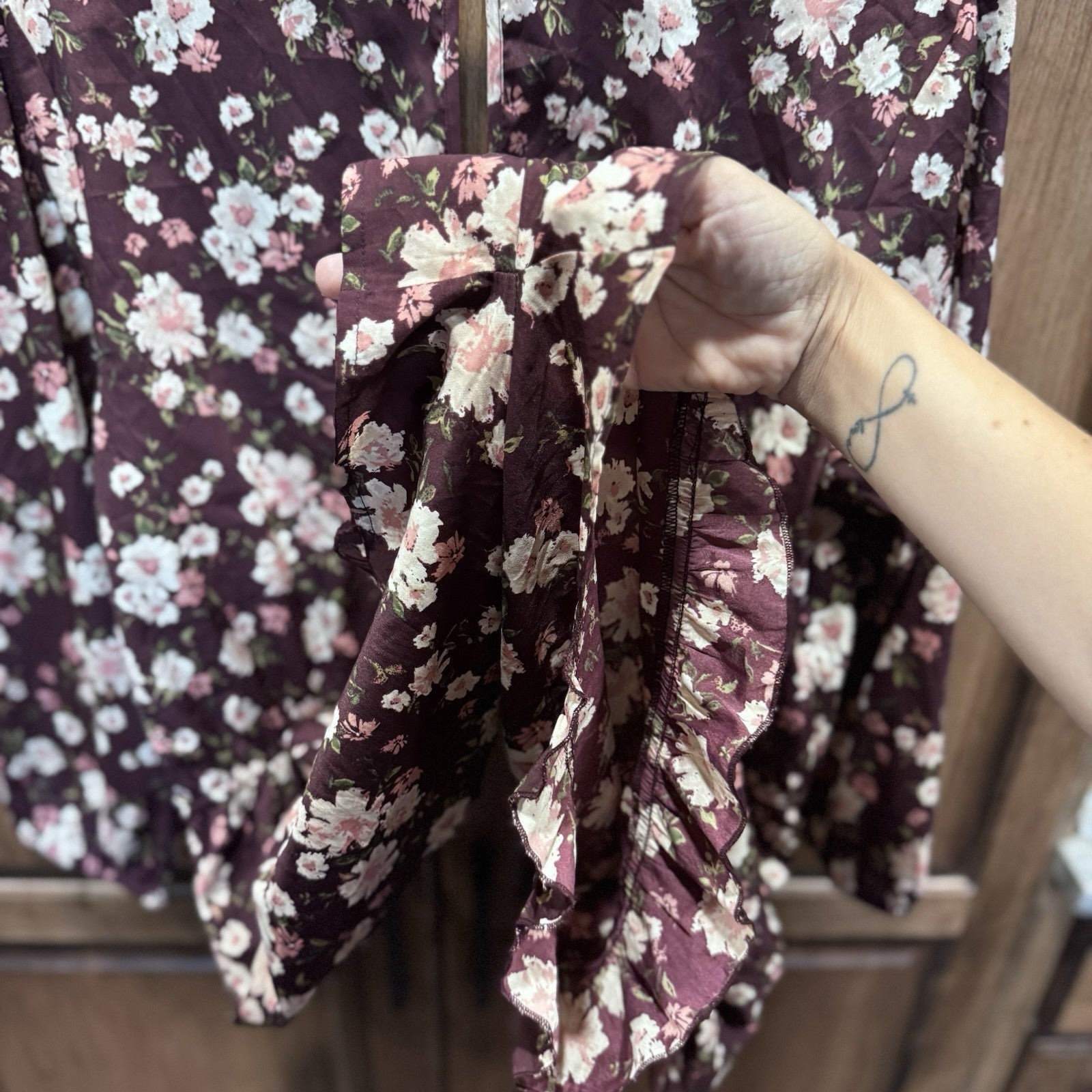 American Rag Cie Women’s Floral Romper Size XL Burgundy Rose Print Long Sleeve