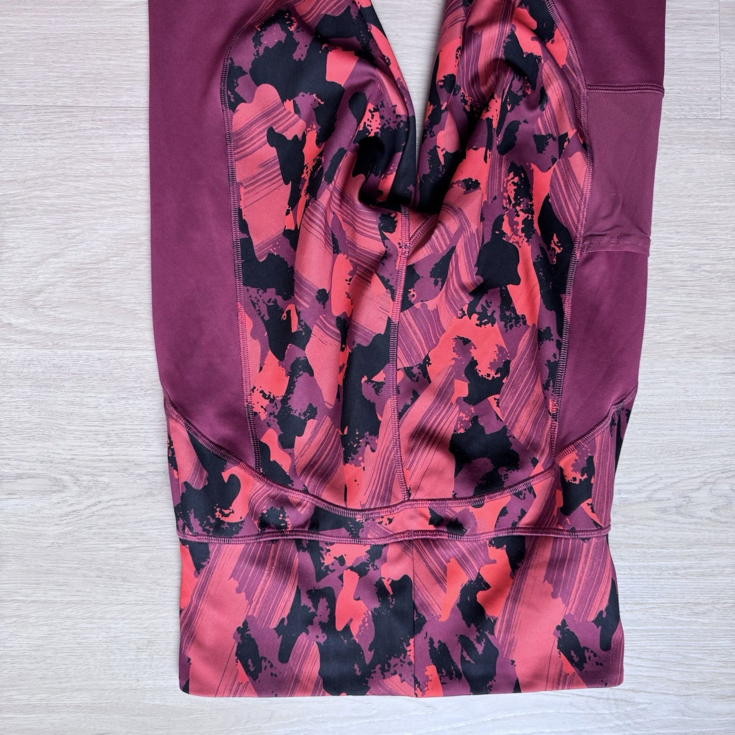 Adidas Women’s S Burgundy Red Abstract Print High Rise Leggings Small