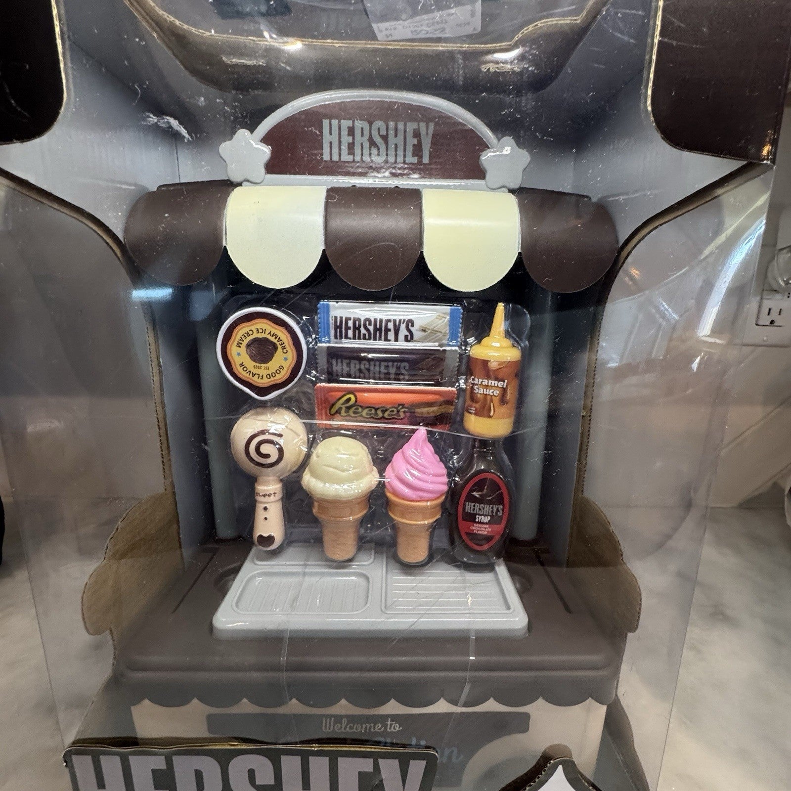 Hershey Sweet Station Pretend Dessert Cart Play Set 17 Pieces New in Box