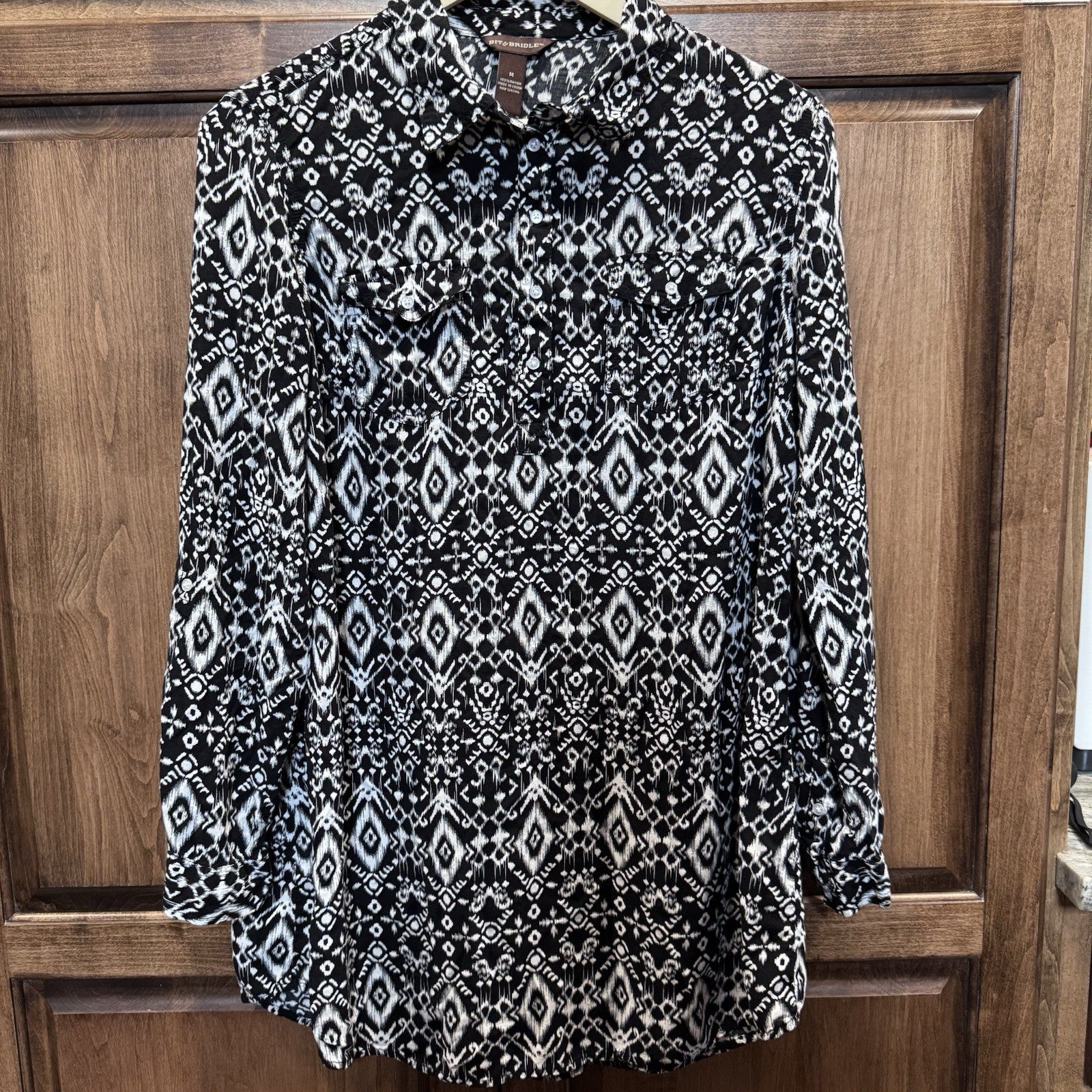 Bit & Bridle Black White Aztec Print Blouse Women’s Medium Long Sleeve 