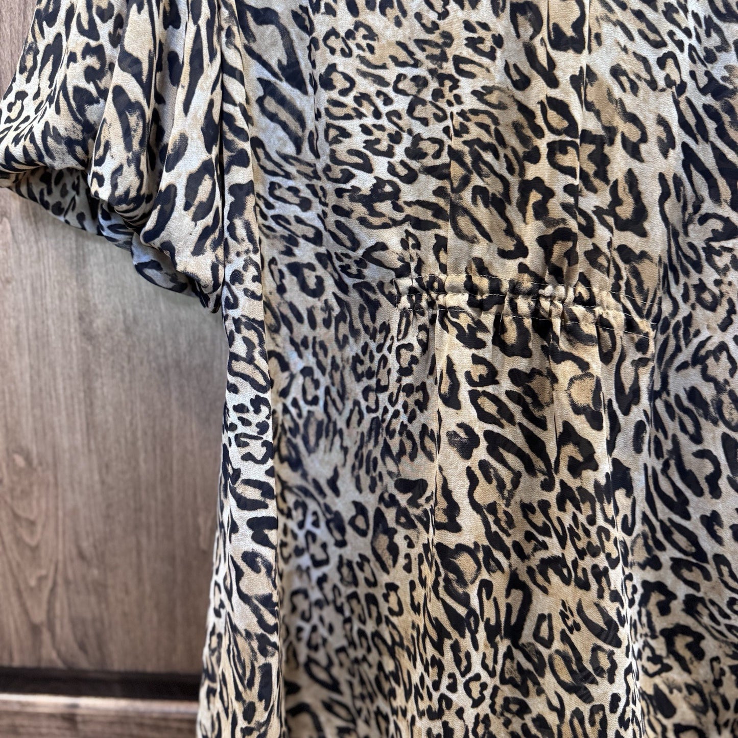 BCBGMAXAZRIA Leopard Print Blouse Short Sleeve Button Down Top Sz S