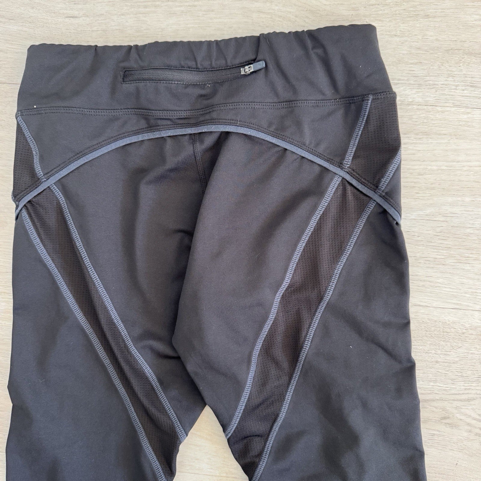 Athleta Women’s Cropped Leggings Small Black Athletic Running Zip Pocket