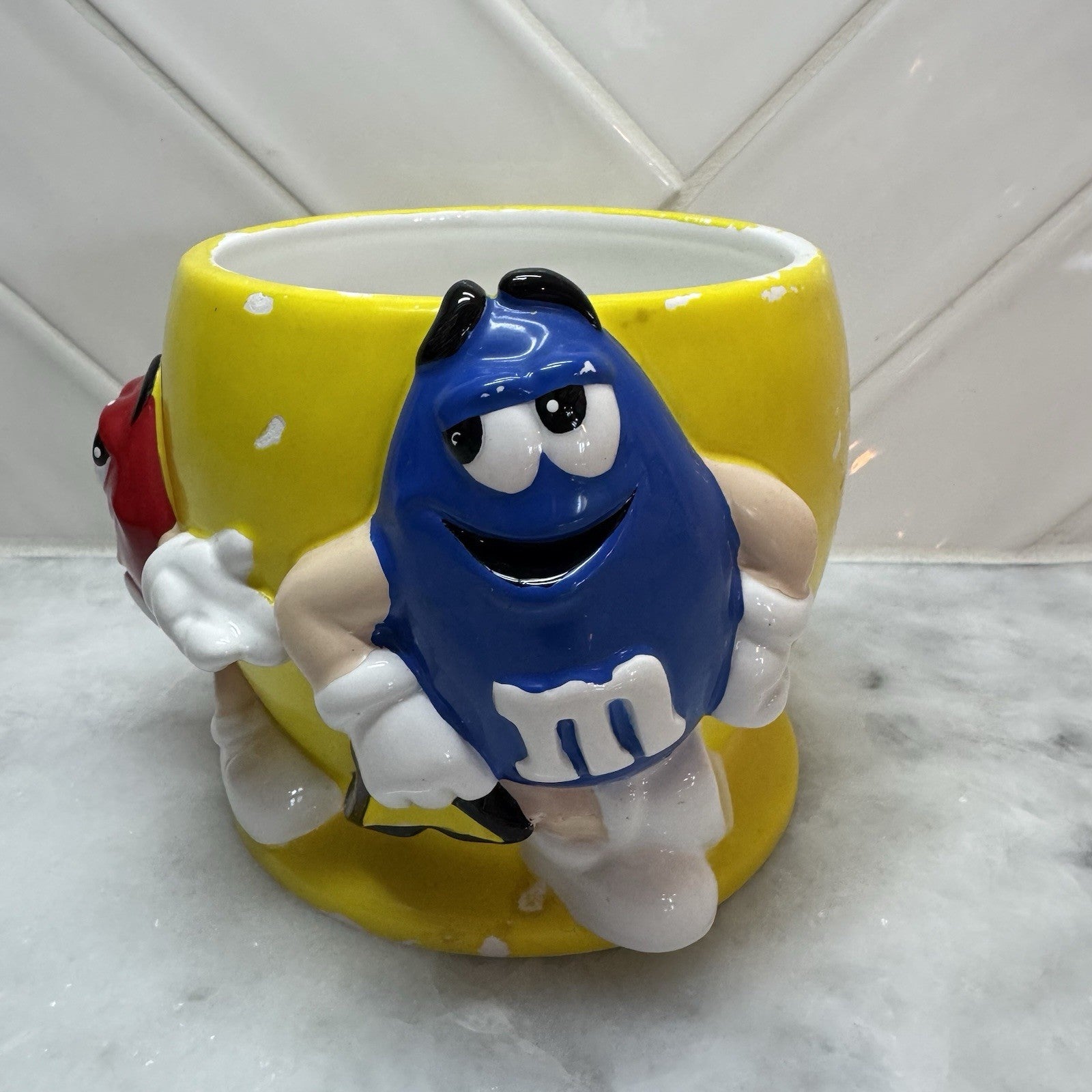 2 Vtg M&M Ceramic Jars Yellow & Red Candy Canister Galerie 3D