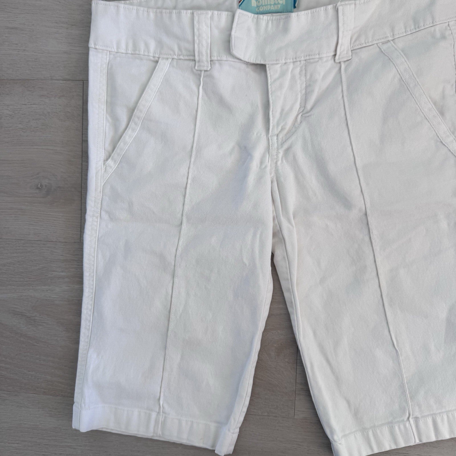 Hollister White Bermuda Shorts Low Rise Y2K Size 3 