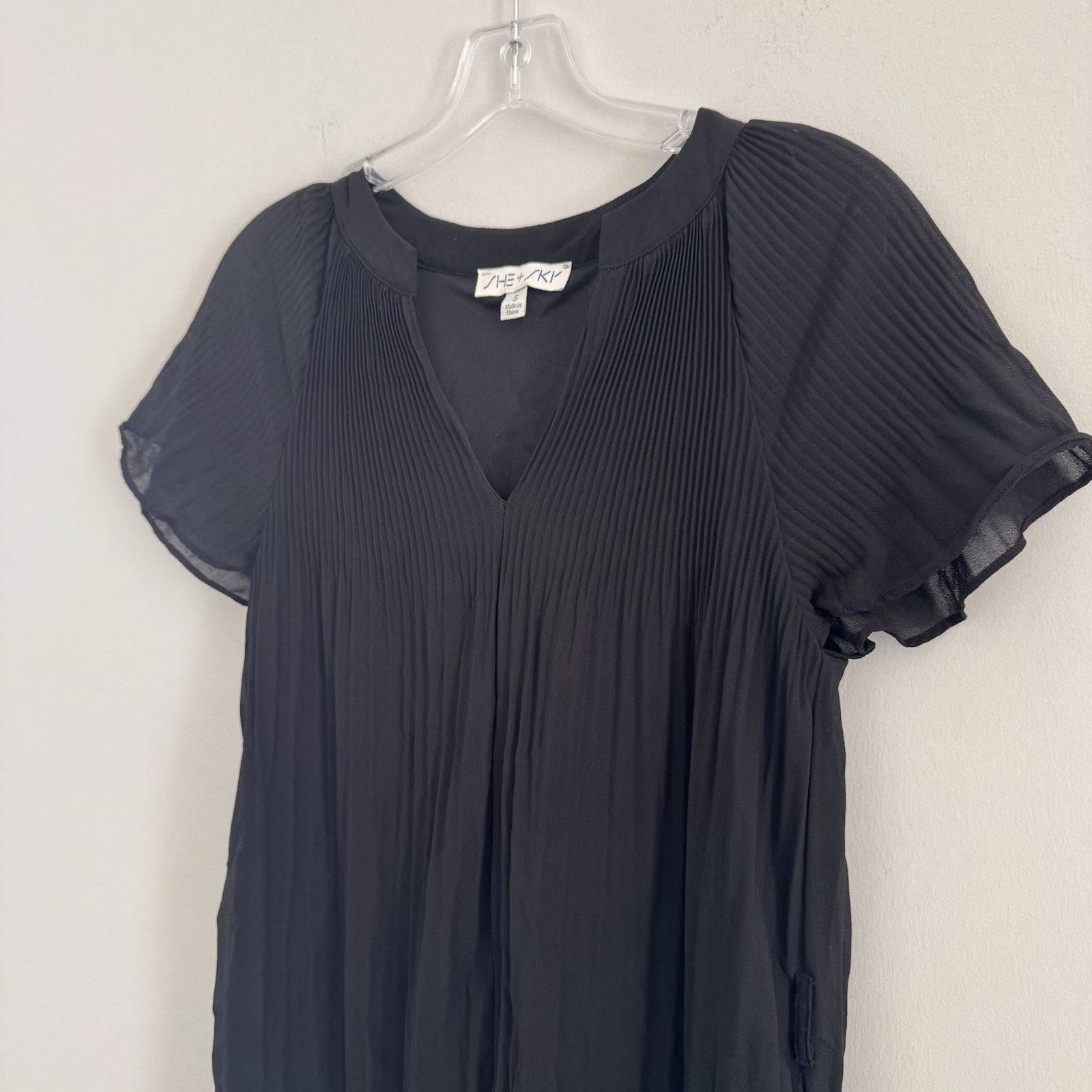 She + Sky Black Pleated Flutter Sleeve Mini Dress Women's Size S V-Neck Lined