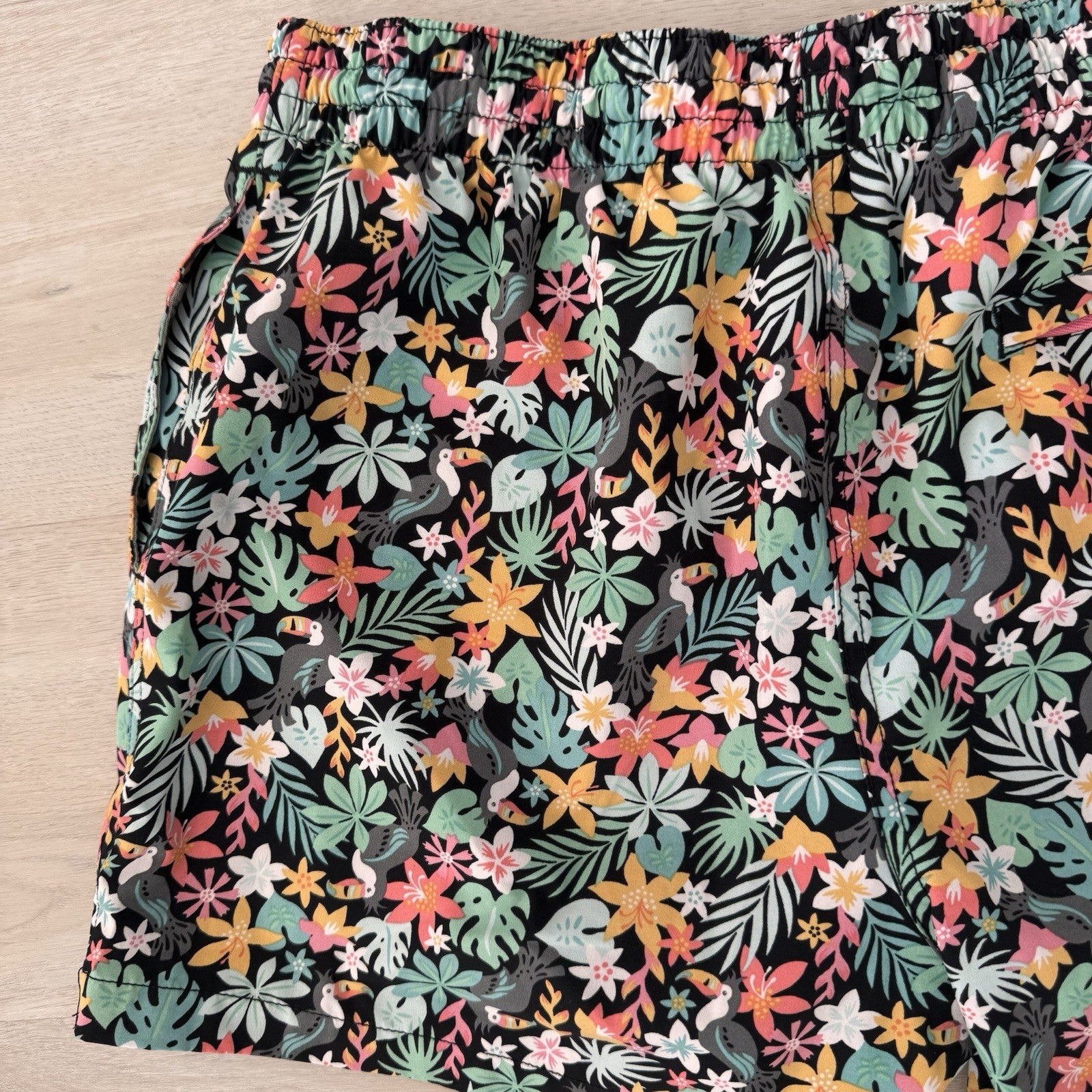 Chubbies Tropical Toucan Swim Trunks Shorts Mens Large Floral Beach
