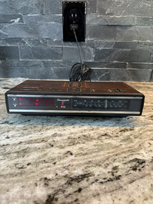 Vintage Realistic Chronomatic 251 Dual Alarm Clock AM/FM Radio Working