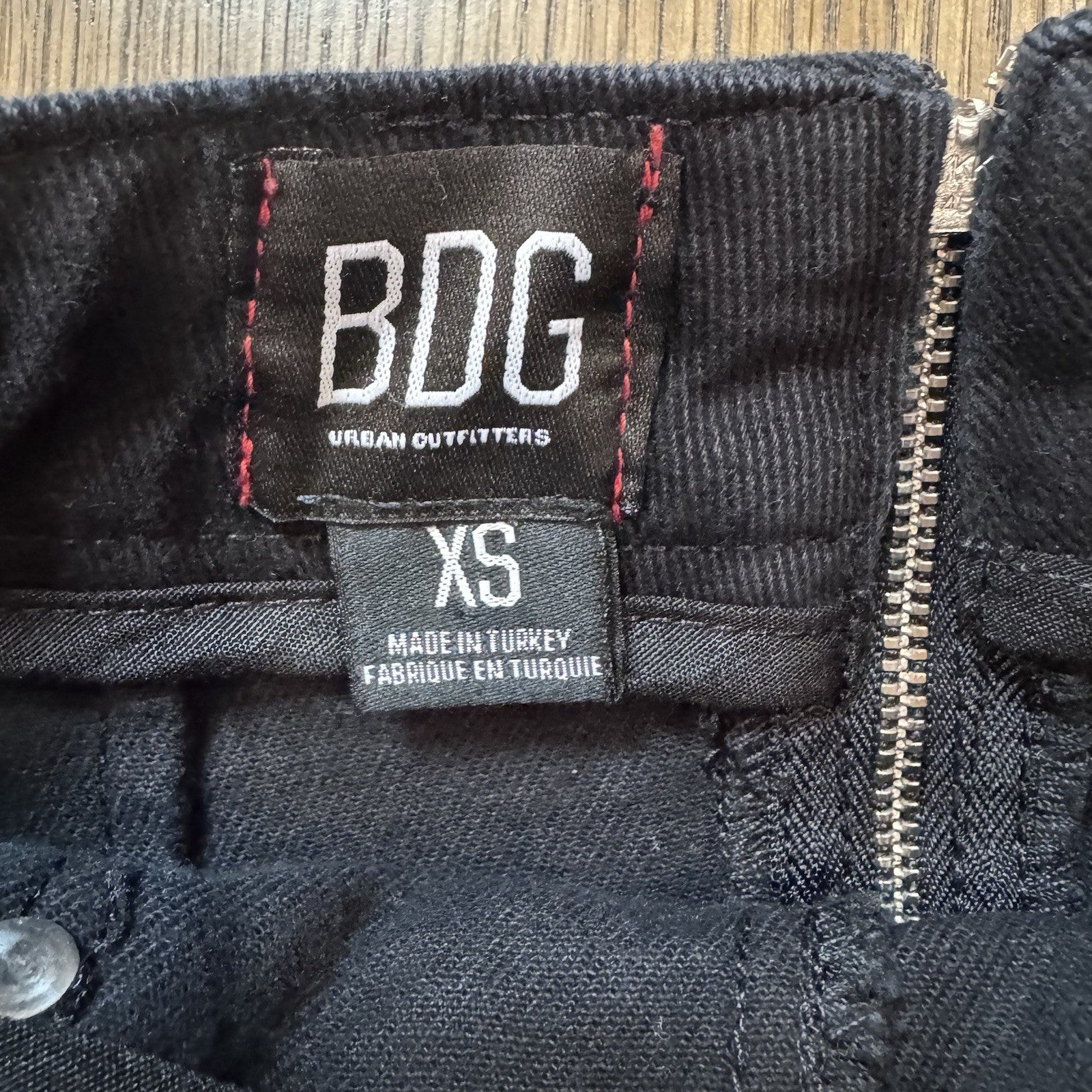 BDG Urban Outfitters Black Denim Mini Skirt XS Studded Pockets Zip Back Turkey