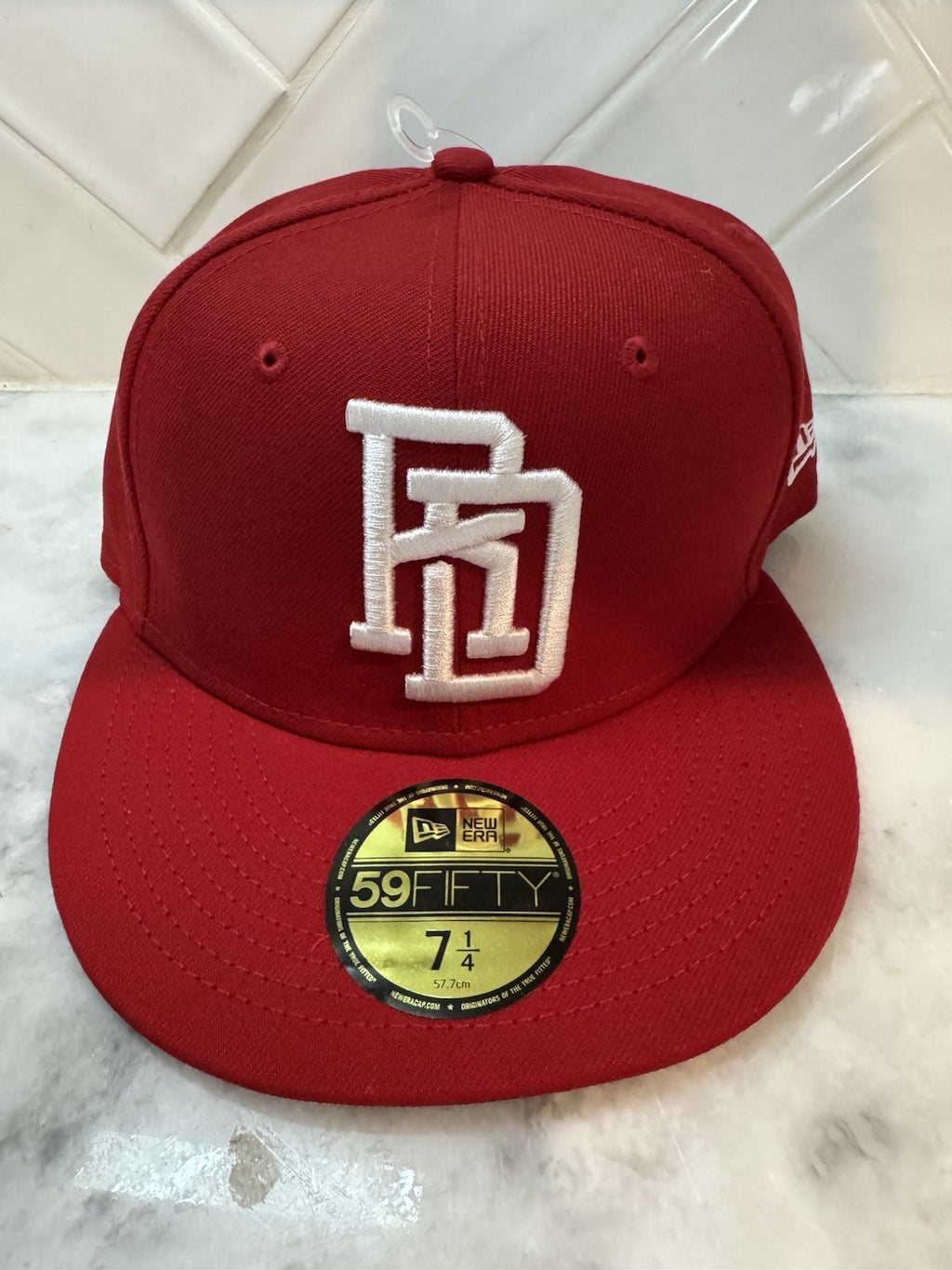Republica Dominicana New Era 59Fifty Fitted Hat Size 7 1/4 Authentic NWT Red DR
