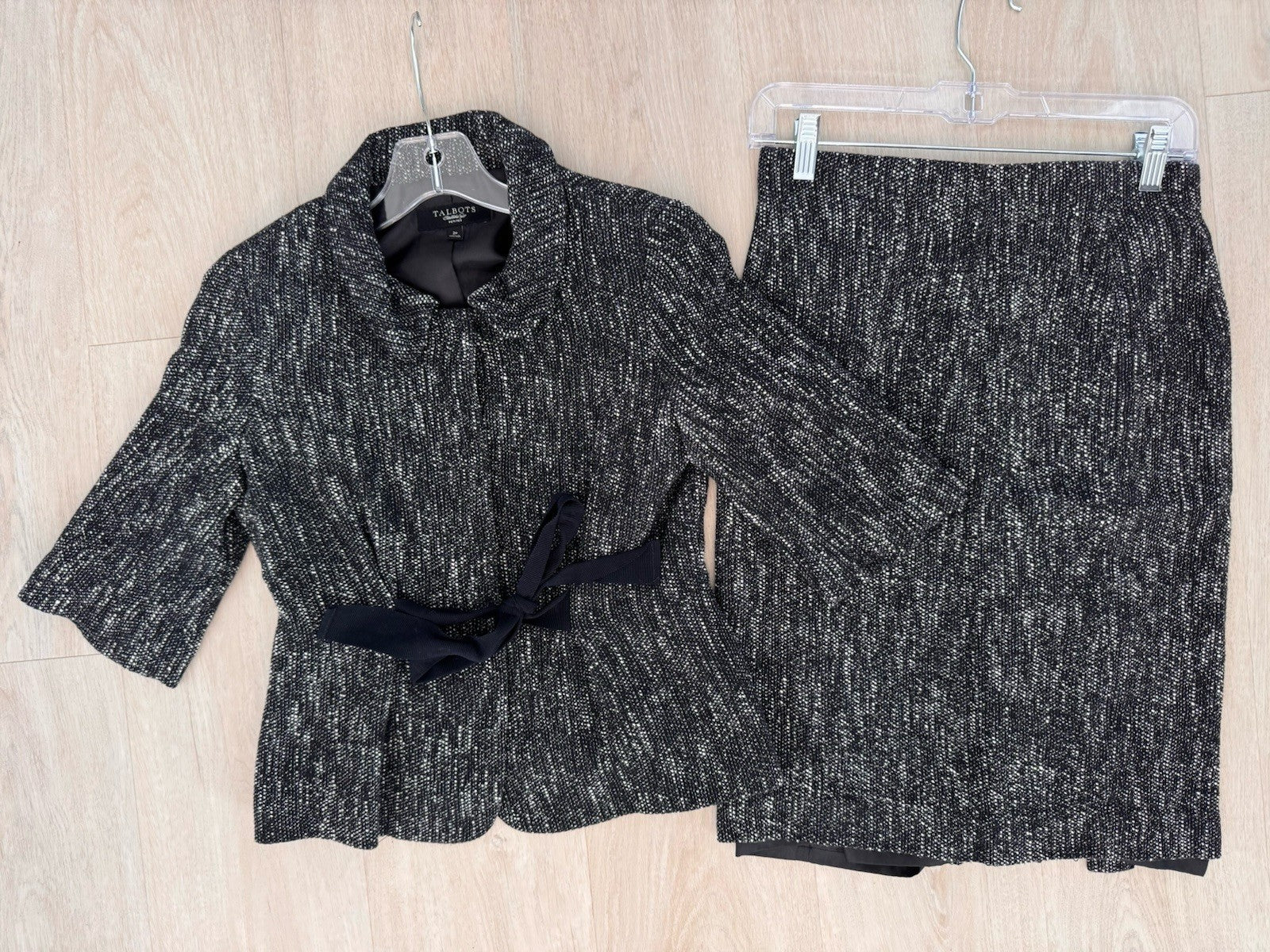 Talbots Petites Tweed Skirt Suit Set 2P 4P Black White Textured Bow Jacket