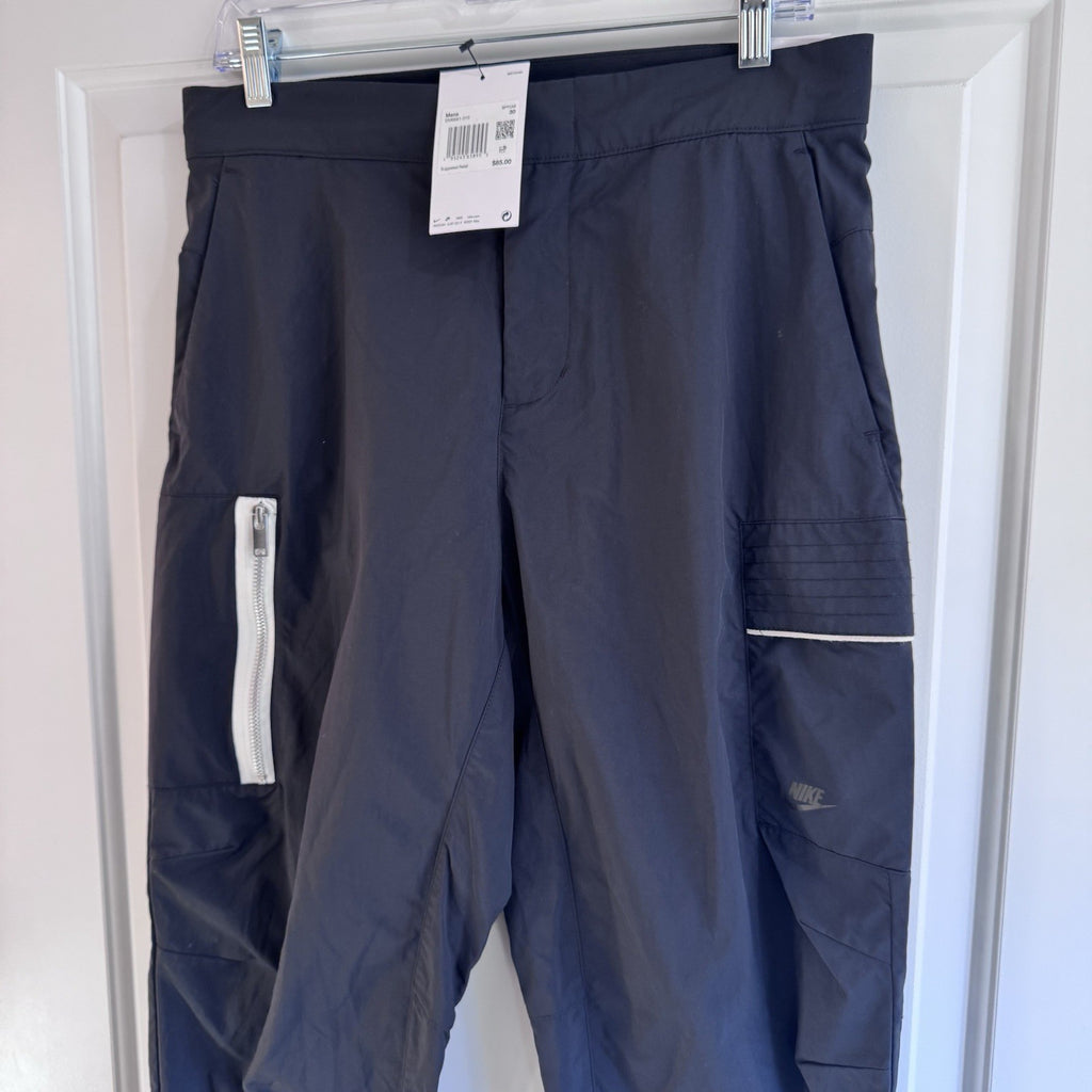 Nike Mens Pants Size 30 Black Taper Leg Standard Fit Cargo Zip Pockets NWT $85
