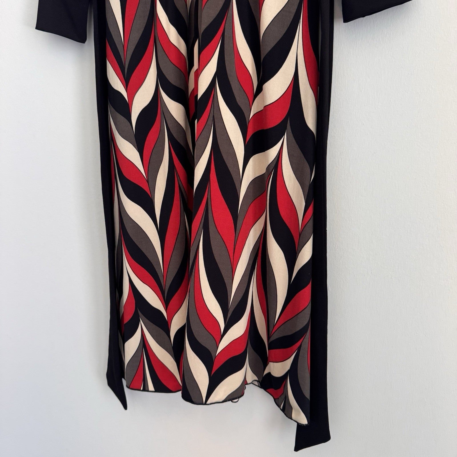 Trixxi Womens S Retro Abstract Geometric Print V-Neck Tie Back Dress Made in USA