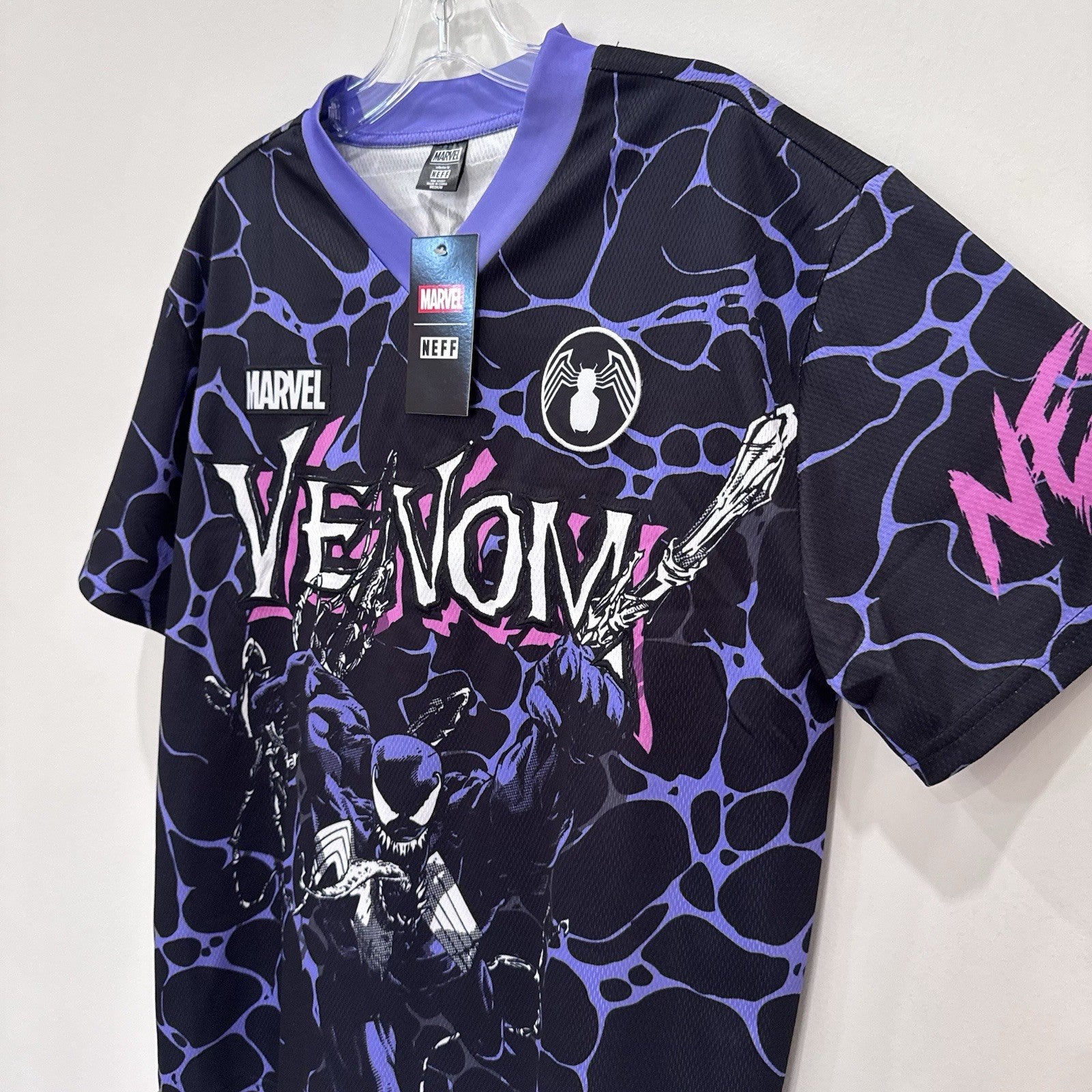 Marvel x Neff Venom Jersey Shirt Mens Medium NWT Graphic Black Purple Pink
