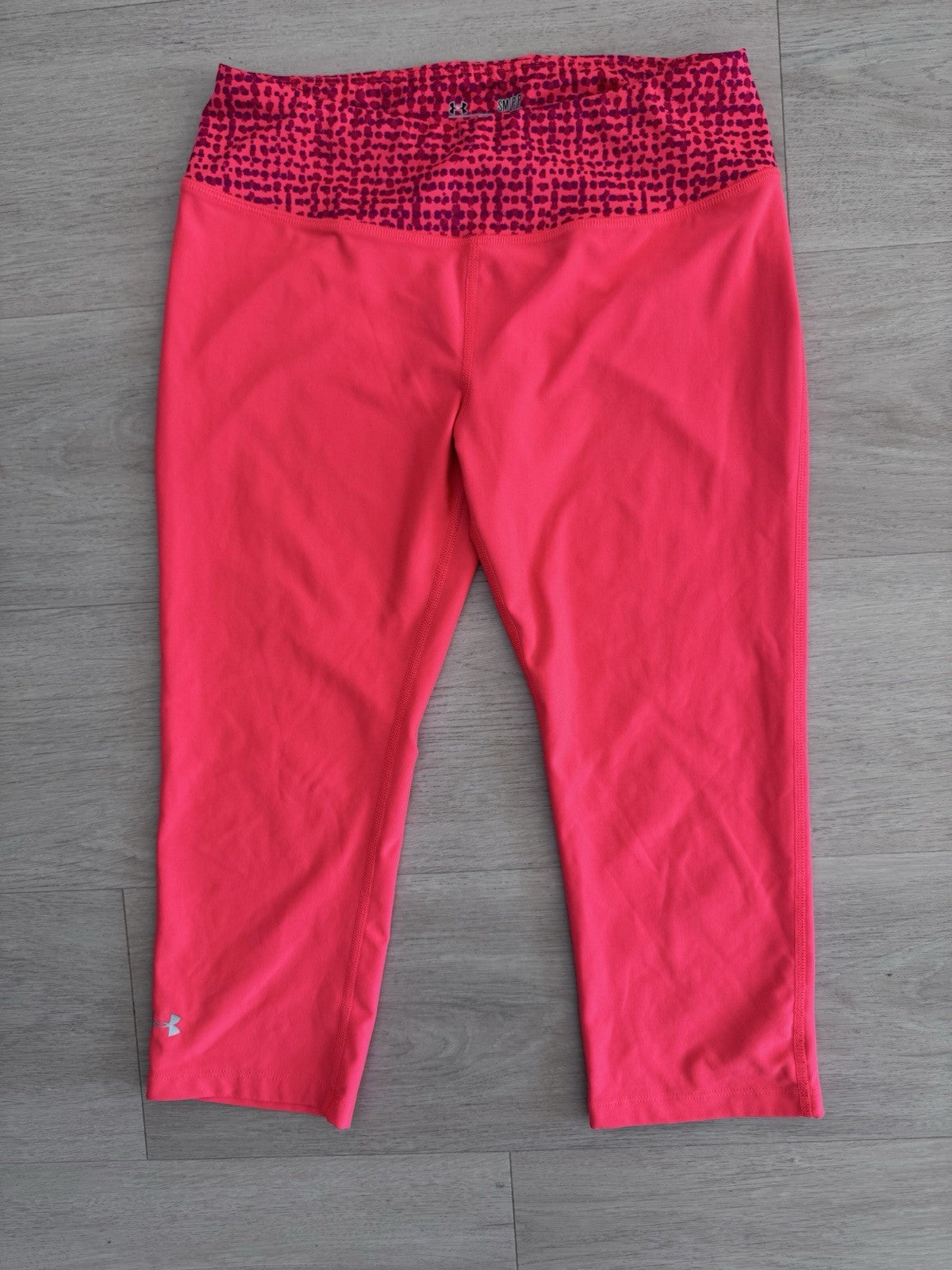Under Armour HeatGear Capri Leggings SM Pink Leopard Print Fitted Activewear