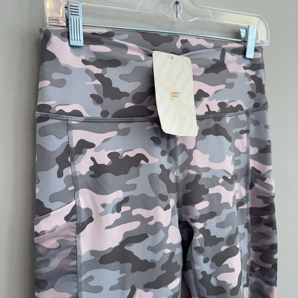 NWT Fabletics Mila Pocket Capri Leggings Camo Pink Gray M PowerHold