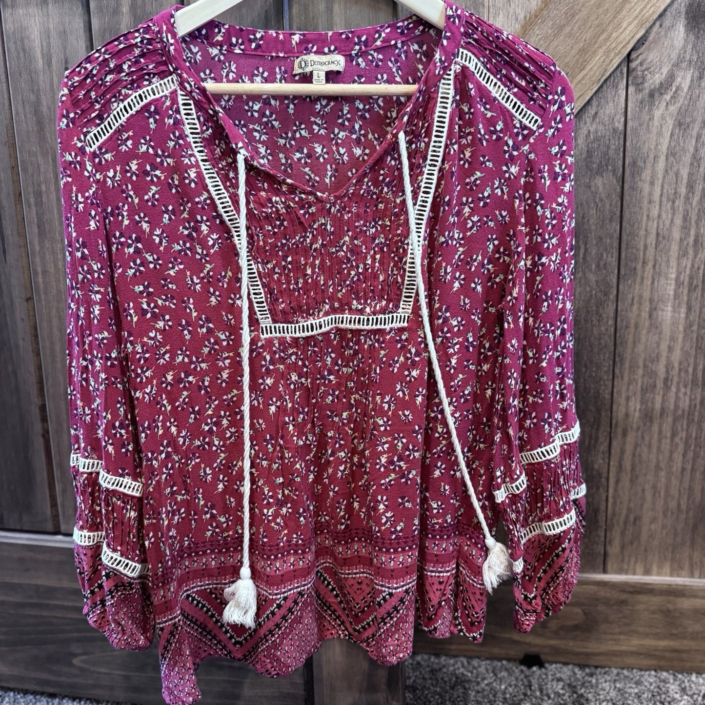 Democracy Women’s L Boho Floral Peasant Blouse Tassel Tie Burgundy Rayon