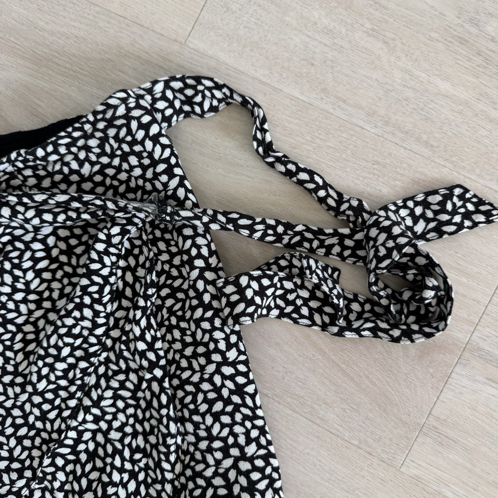Abercrombie Fitch Wrap Skirt M Black White Floral Y2K Ruffle Hem
