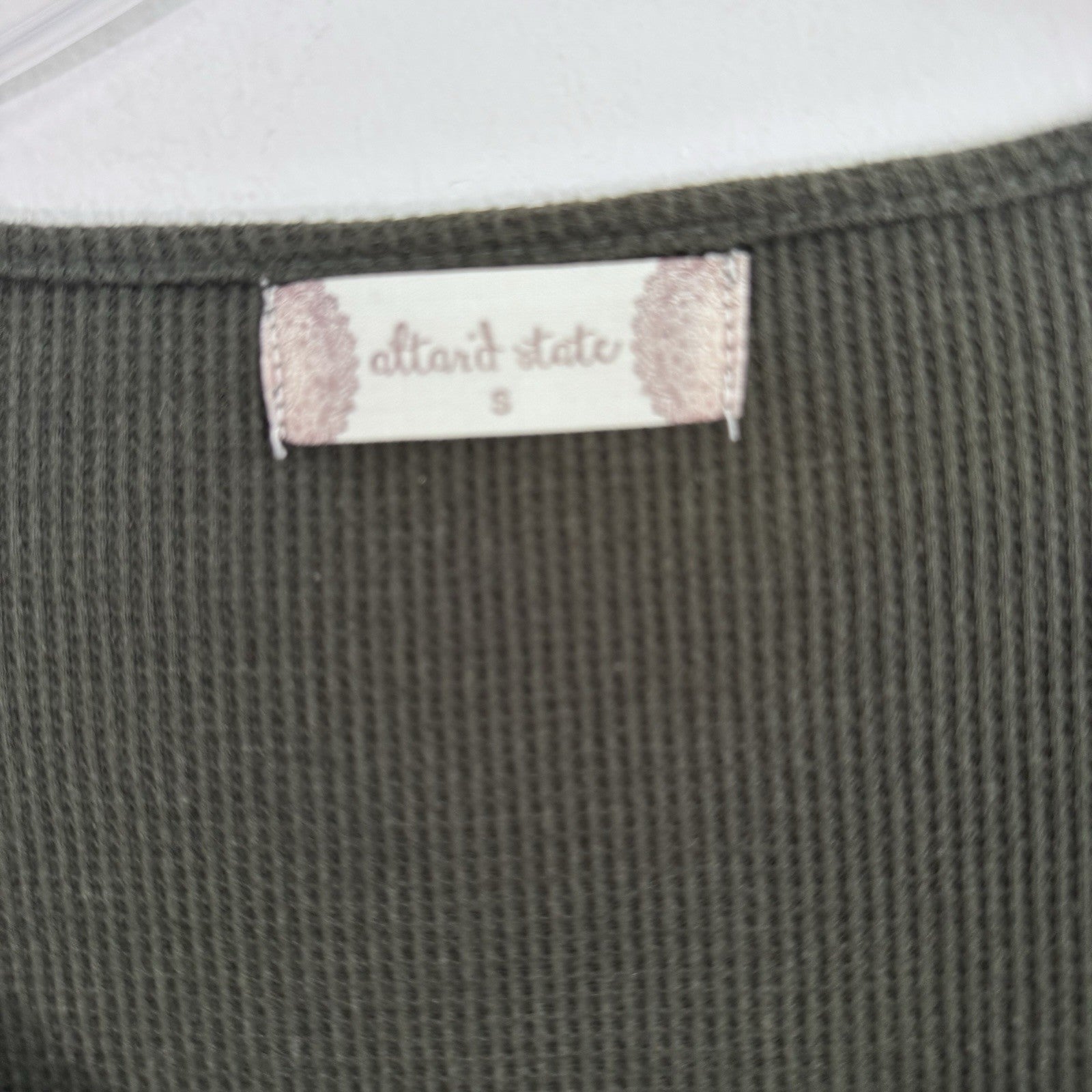 Altar'd State Women's Small Olive Green Ribbed Long Sleeve Top Ruffle Hem Tunic