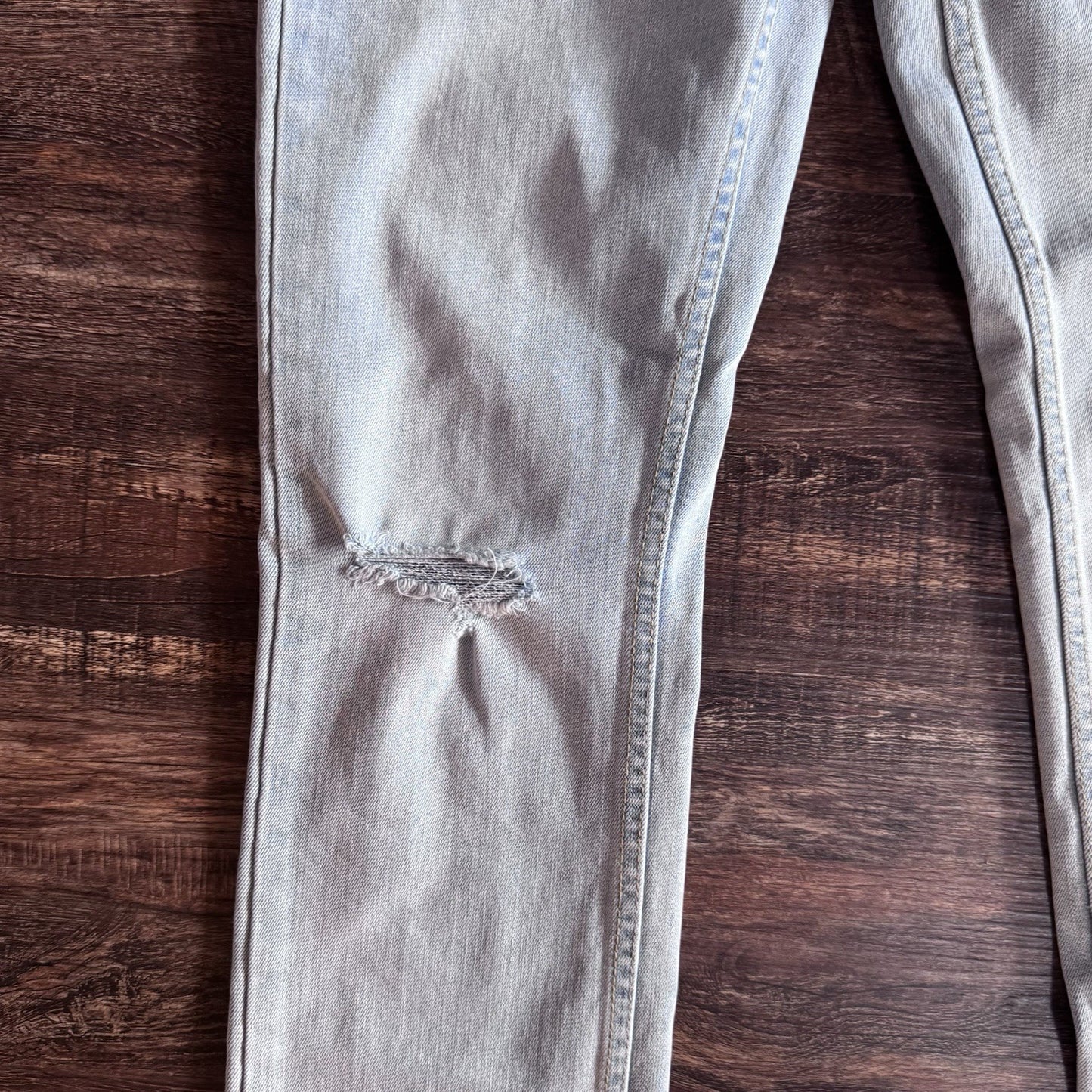 Levi’s 511 14 REG Light Wash Distressed Skinny Jeans W27 L29