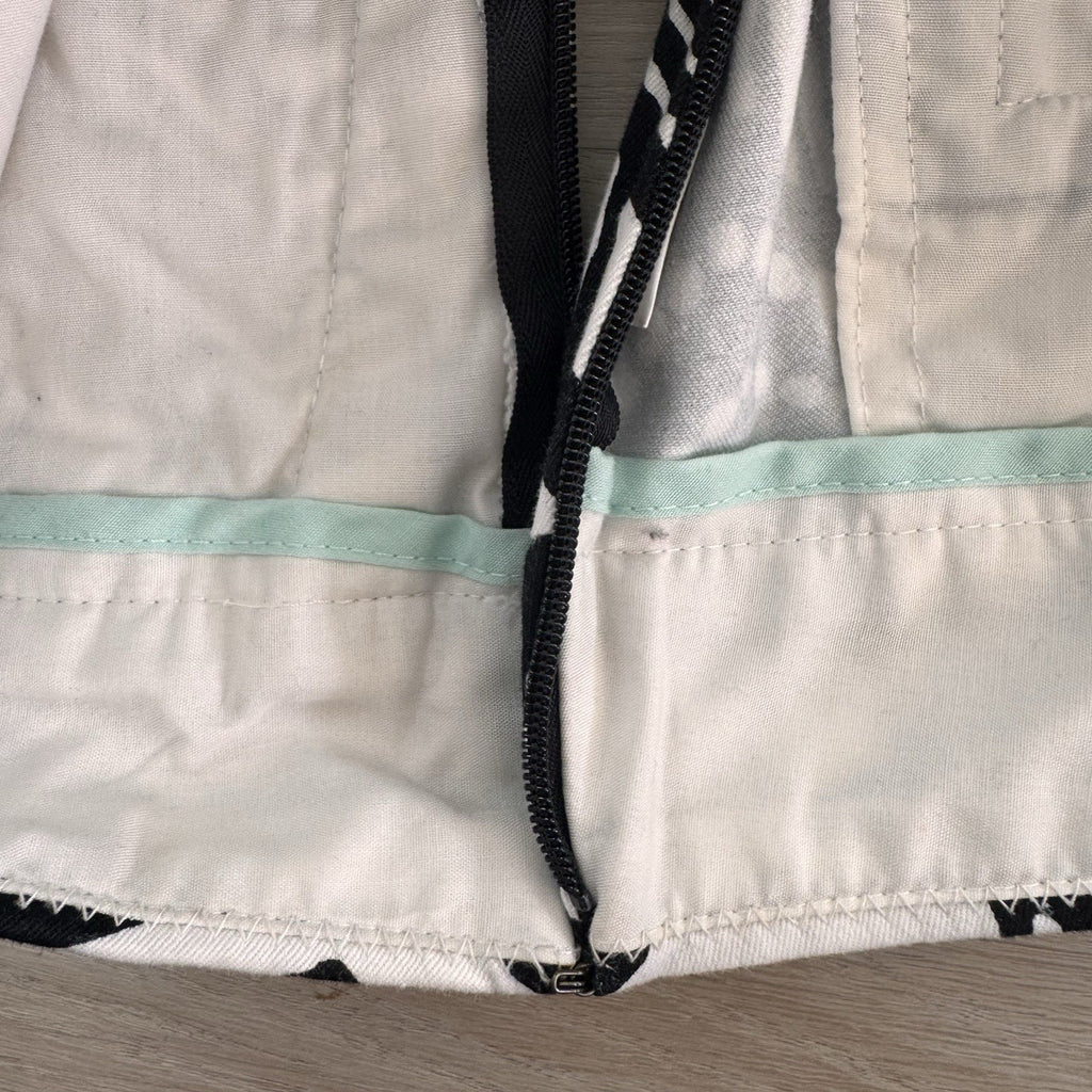 J.Crew Women’s Black White Geometric Stretch Shorts Size 6 Preppy Chic
