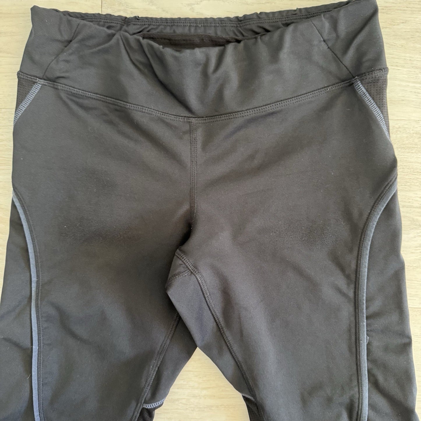 Athleta Women’s Cropped Leggings Small Black Athletic Running Zip Pocket