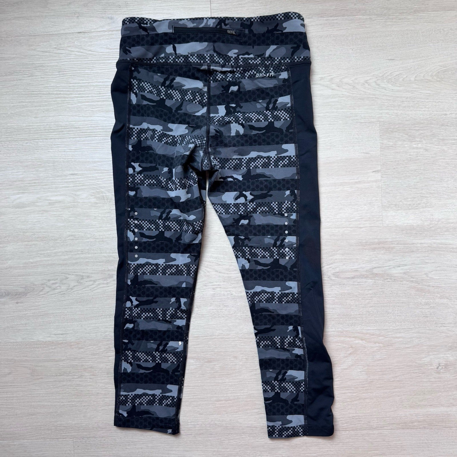 Nike Dri Fit Camo Leggings Womens Small Black Gray Running Drawstring Zip