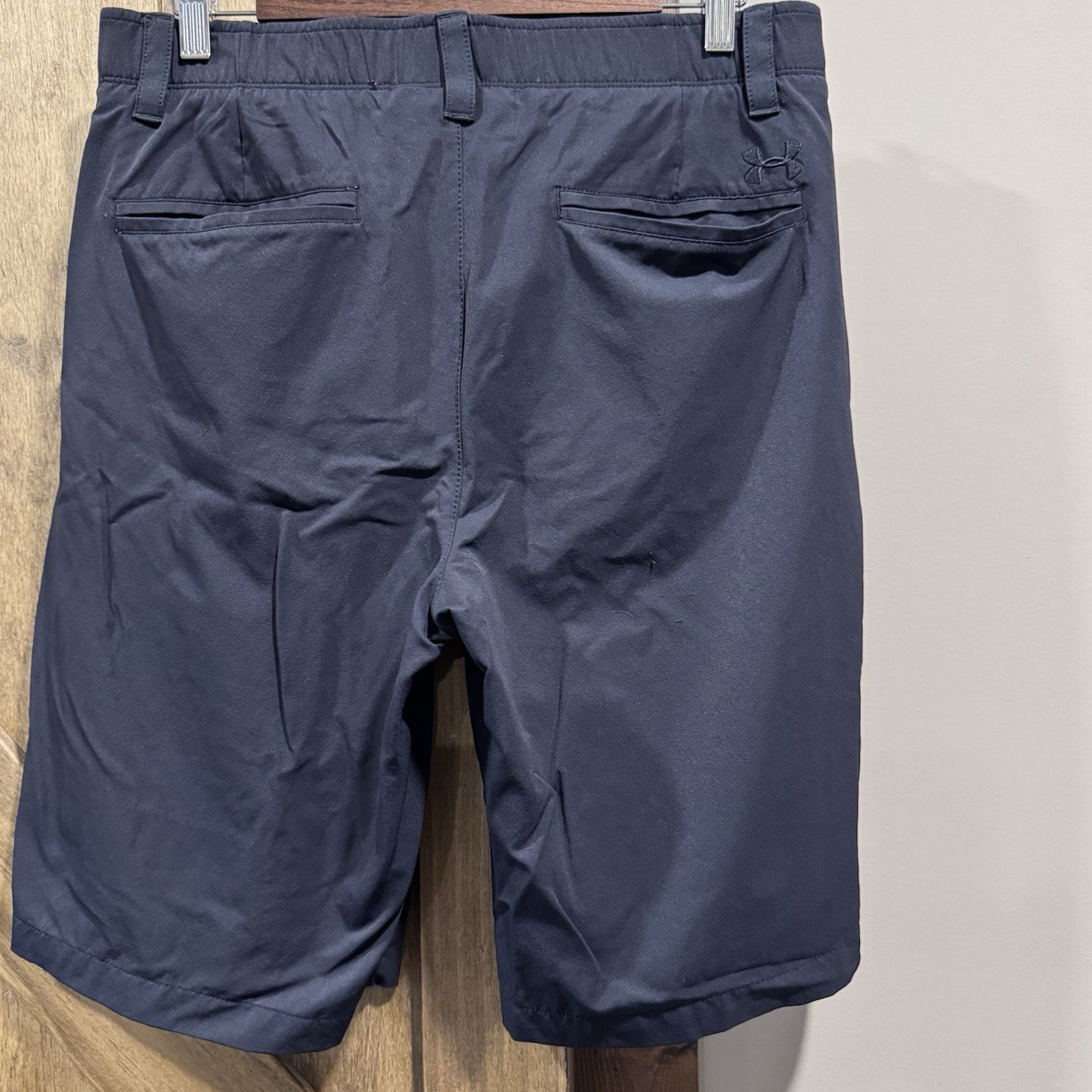 Under Armour HeatGear Loose Fit Navy Golf Shorts Men’s Size 34 Style 1272862