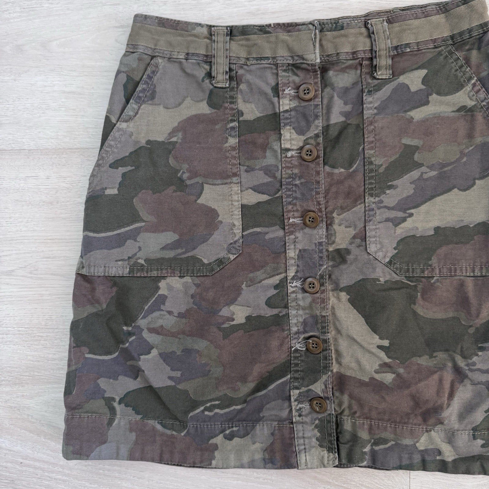 Anthro RYO LUCILLE Camo Button Front Mini Skirt Size 2