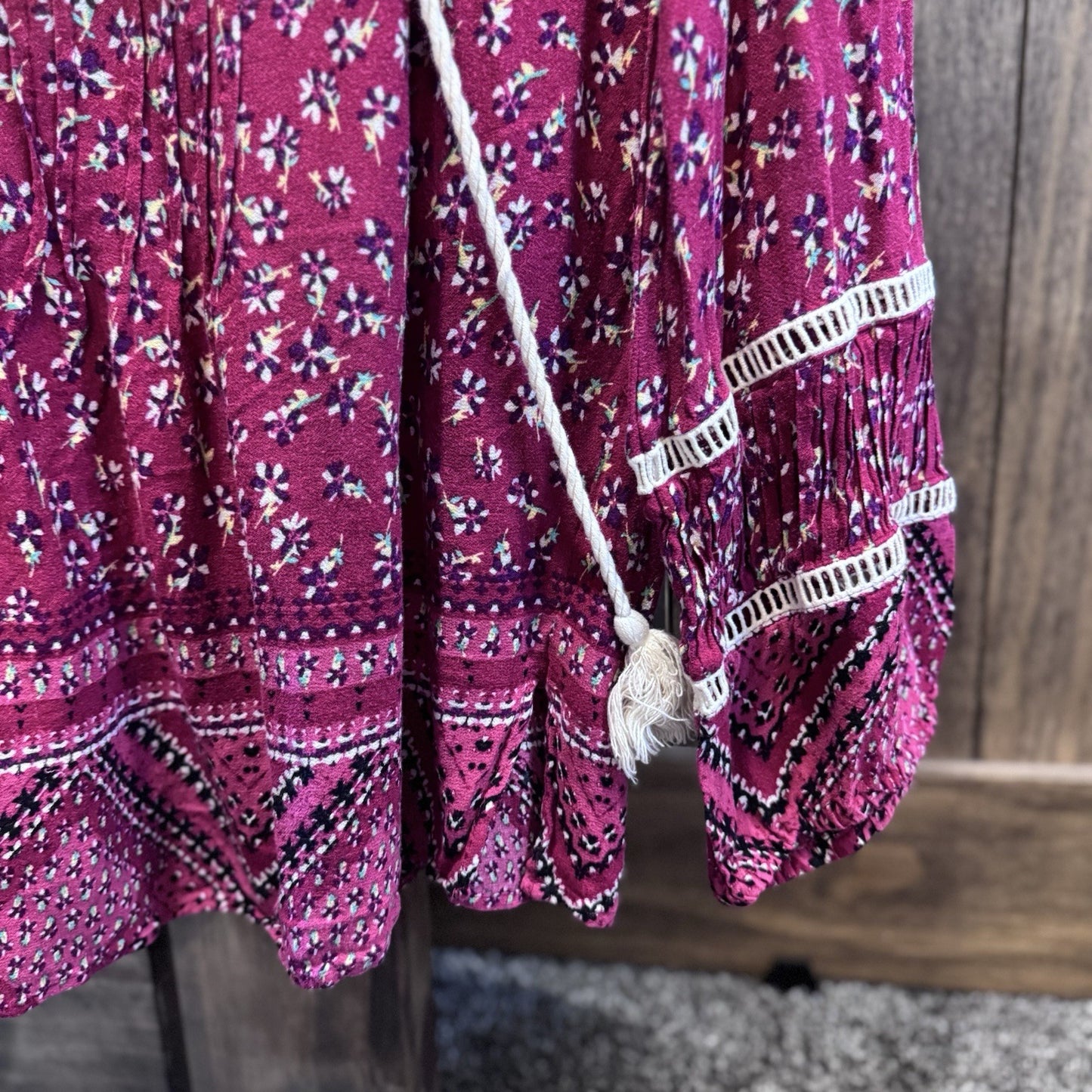 Democracy Women’s L Boho Floral Peasant Blouse Tassel Tie Burgundy Rayon