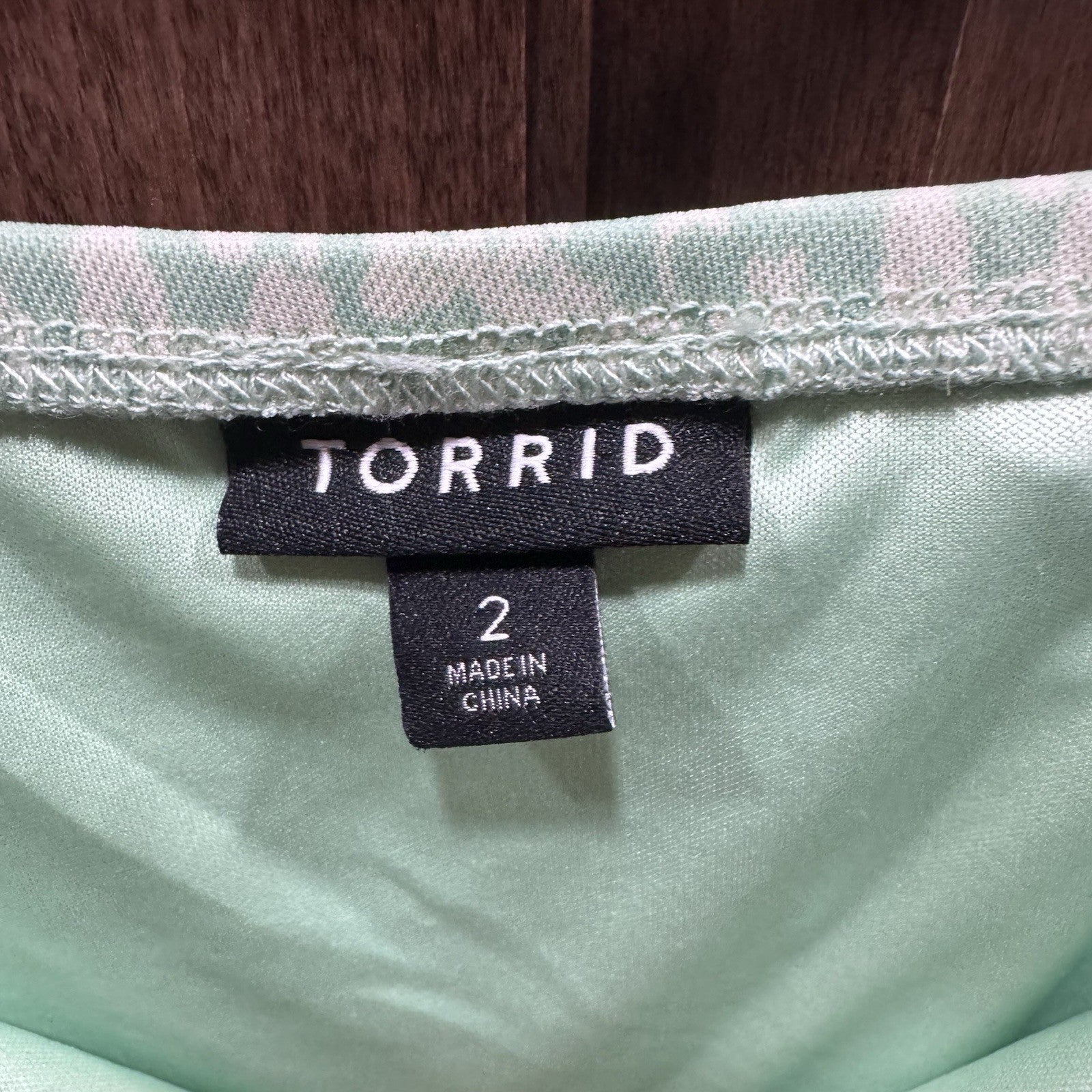 (2X/18/20) Torrid Light Green & Ivory Floral Mesh Ruched Sleeveless Tank Top