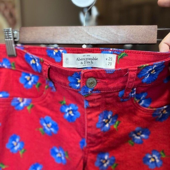 Abercrombie & Fitch Womens Floral Skinny Jeans Size 8 Red With Blue Flowers