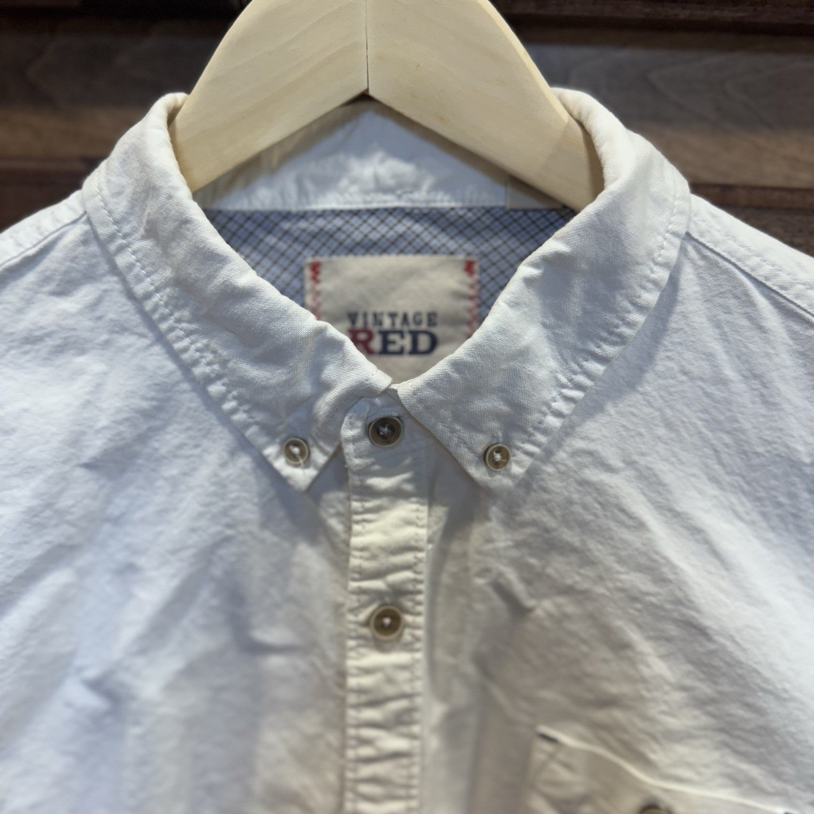Vintage Red Men’s White Button-Down Shirt XL Long Sleeve 100% Cotton Casual 2013