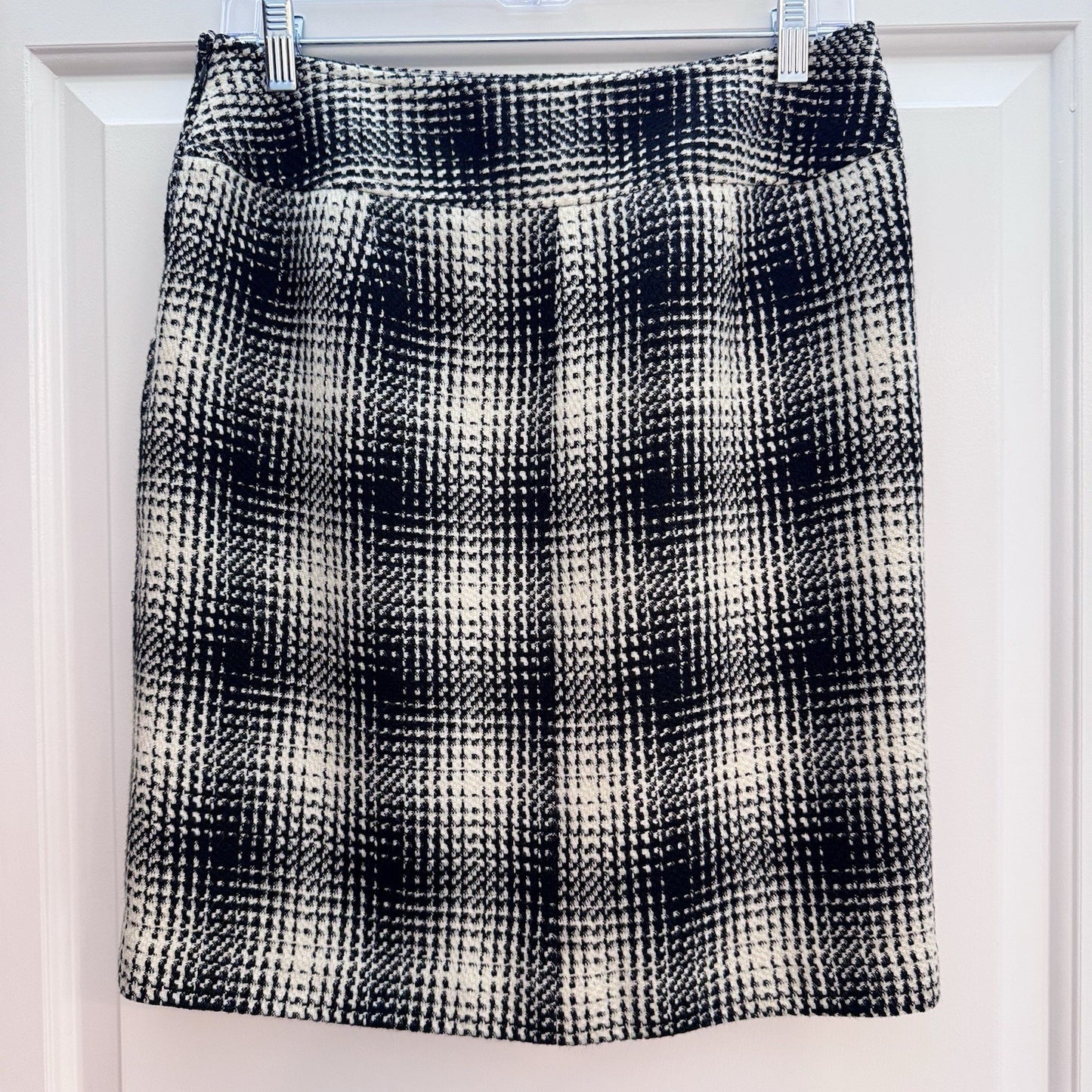 Ann Taylor Skirt Size 4 Black White Plaid Tweed Wool Blend Lined Career