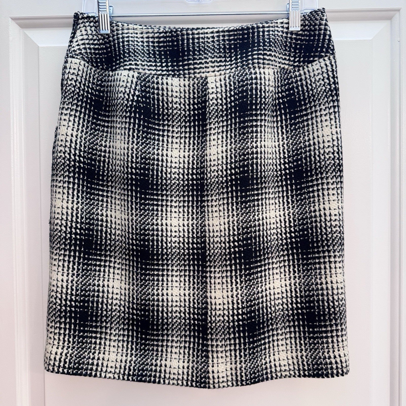 Ann Taylor Skirt Size 4 Black White Plaid Tweed Wool Blend Lined Career