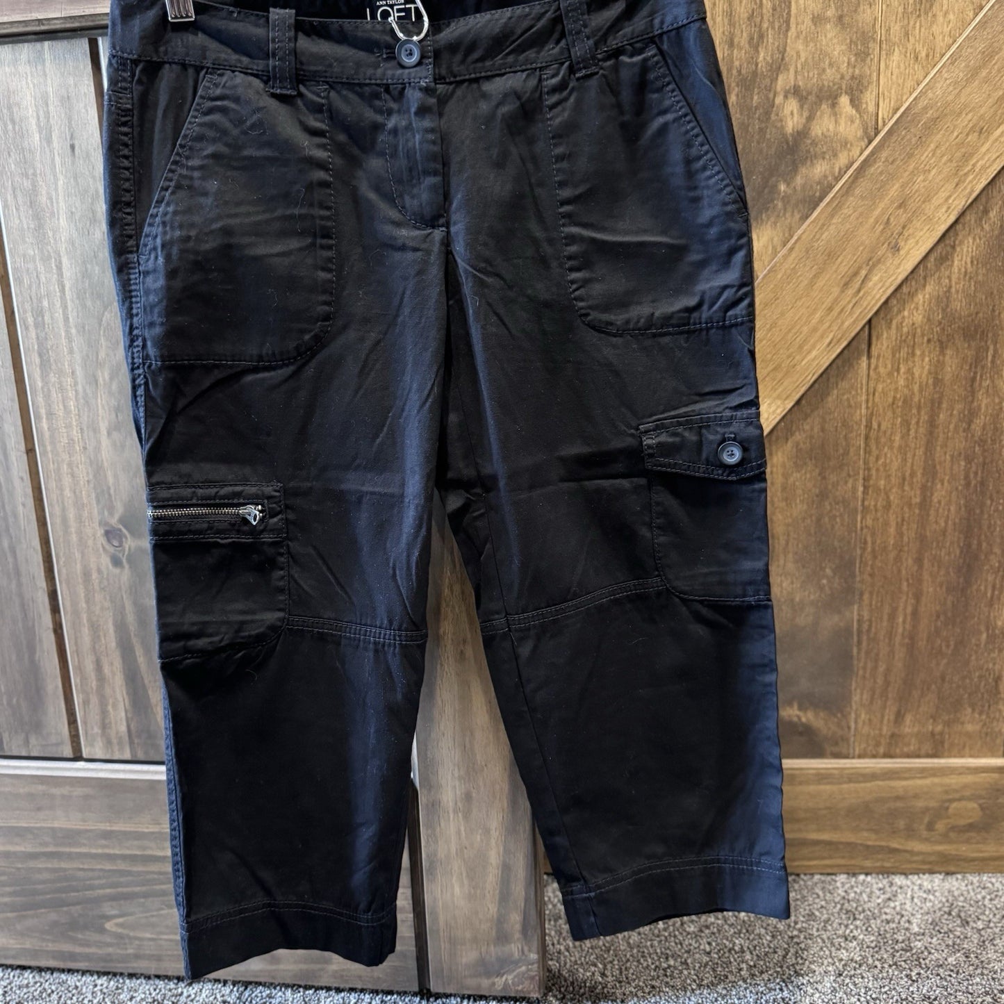 Ann Taylor LOFT Petites Black Cargo Capri Pants Size 2P NWT Utility Pockets Zip 