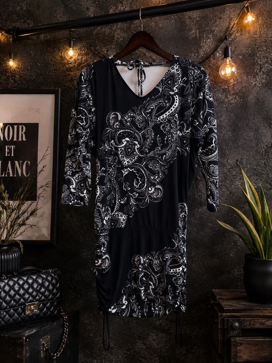 White House Black Market Dress Size S Black Paisley Ruched Sheath Midi Stretch