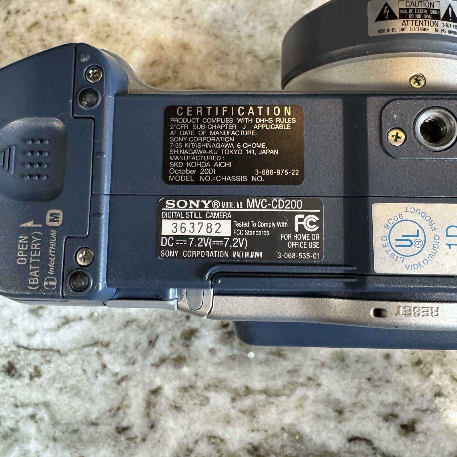Sony Mavica MVC-CD200 2.1MP Digital Camera Only - Silver-Complete-Vintage!