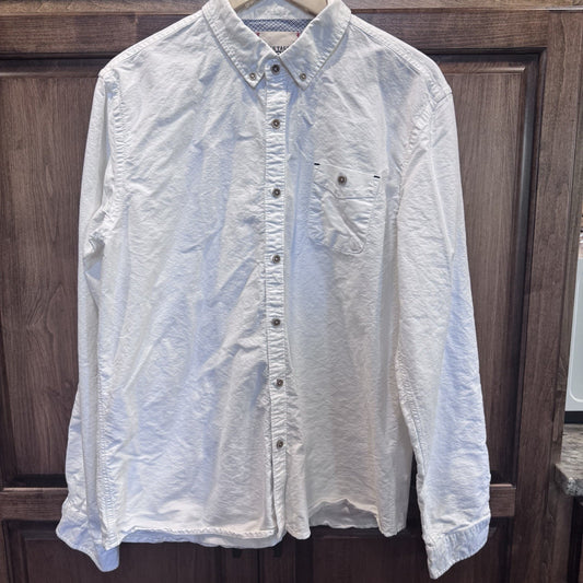 Vintage Red Men’s White Button-Down Shirt XL Long Sleeve 100% Cotton Casual 2013